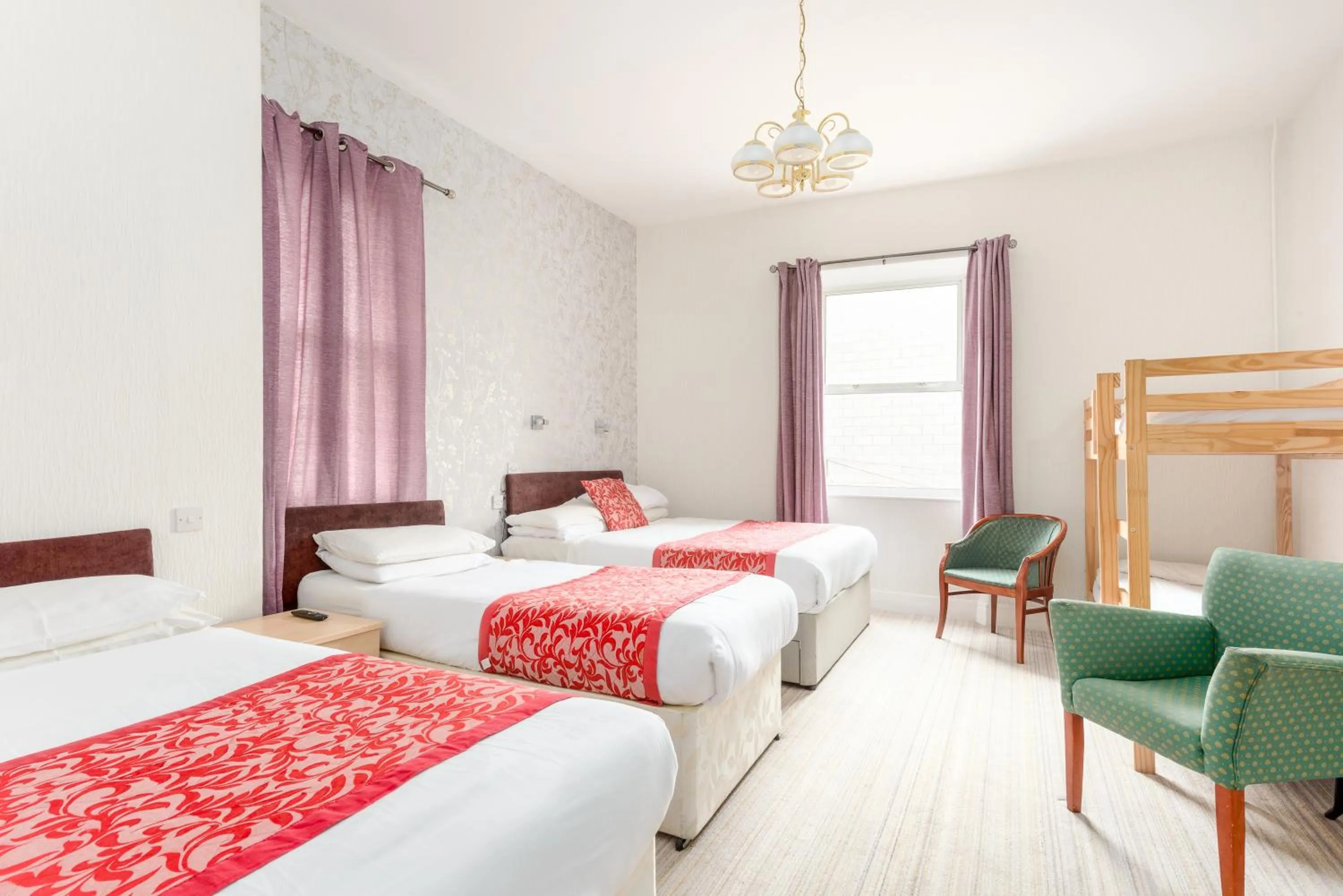 Bed in Somerset Hotel