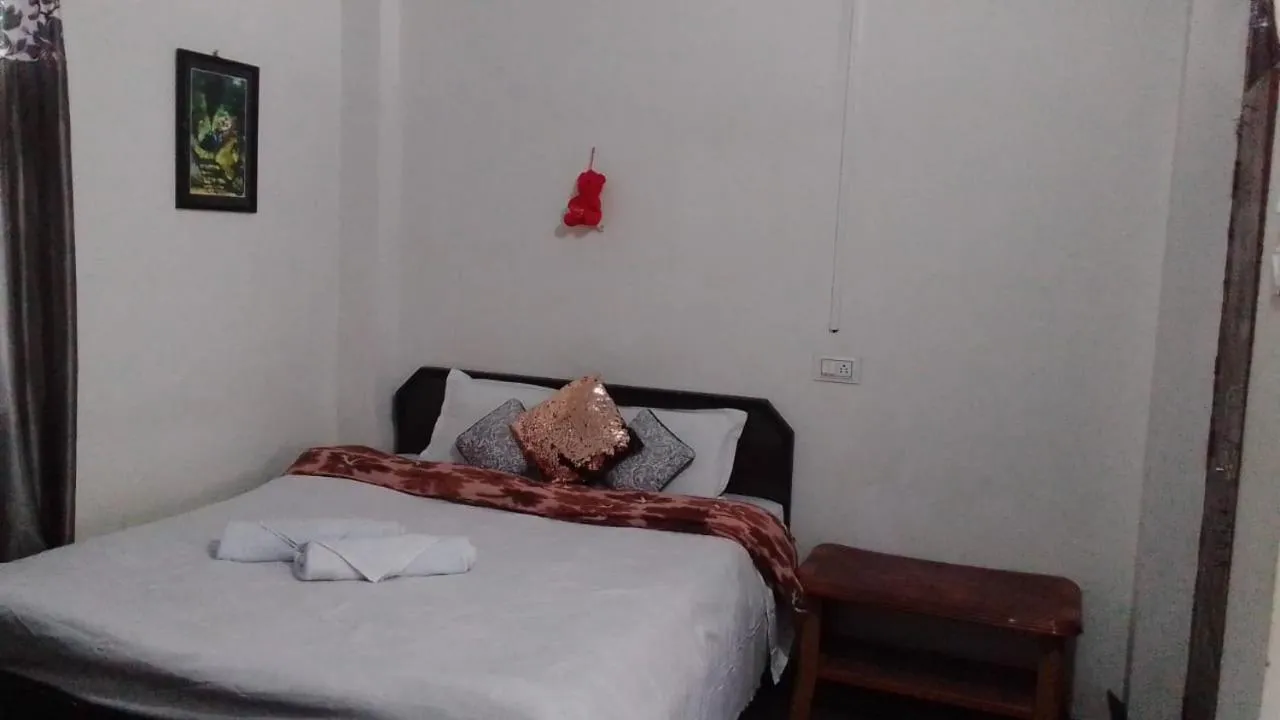 Bed in Madys view -Aaple Ghar