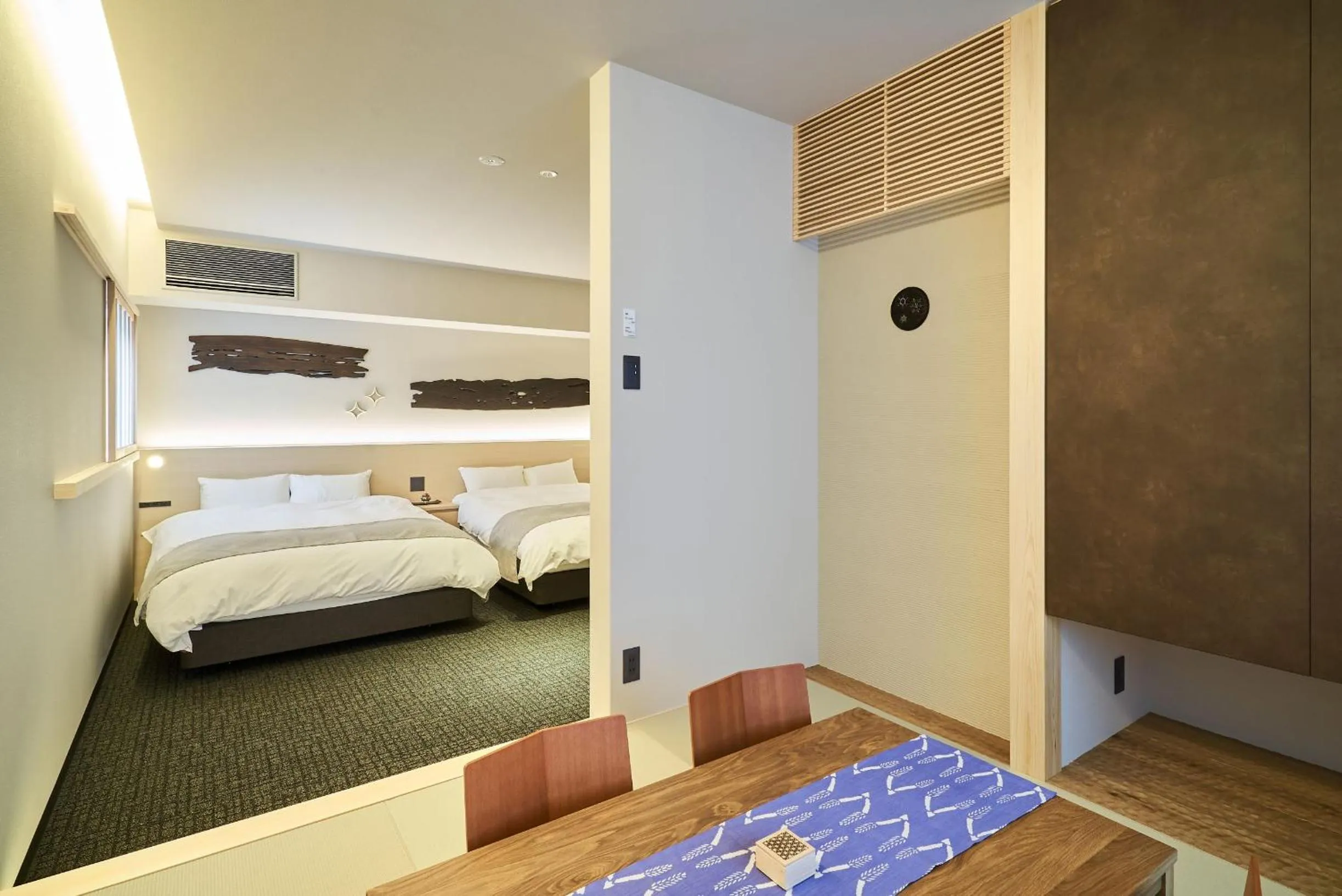 Living room, Bed in 凜庵 LIAN_KANAZAWA