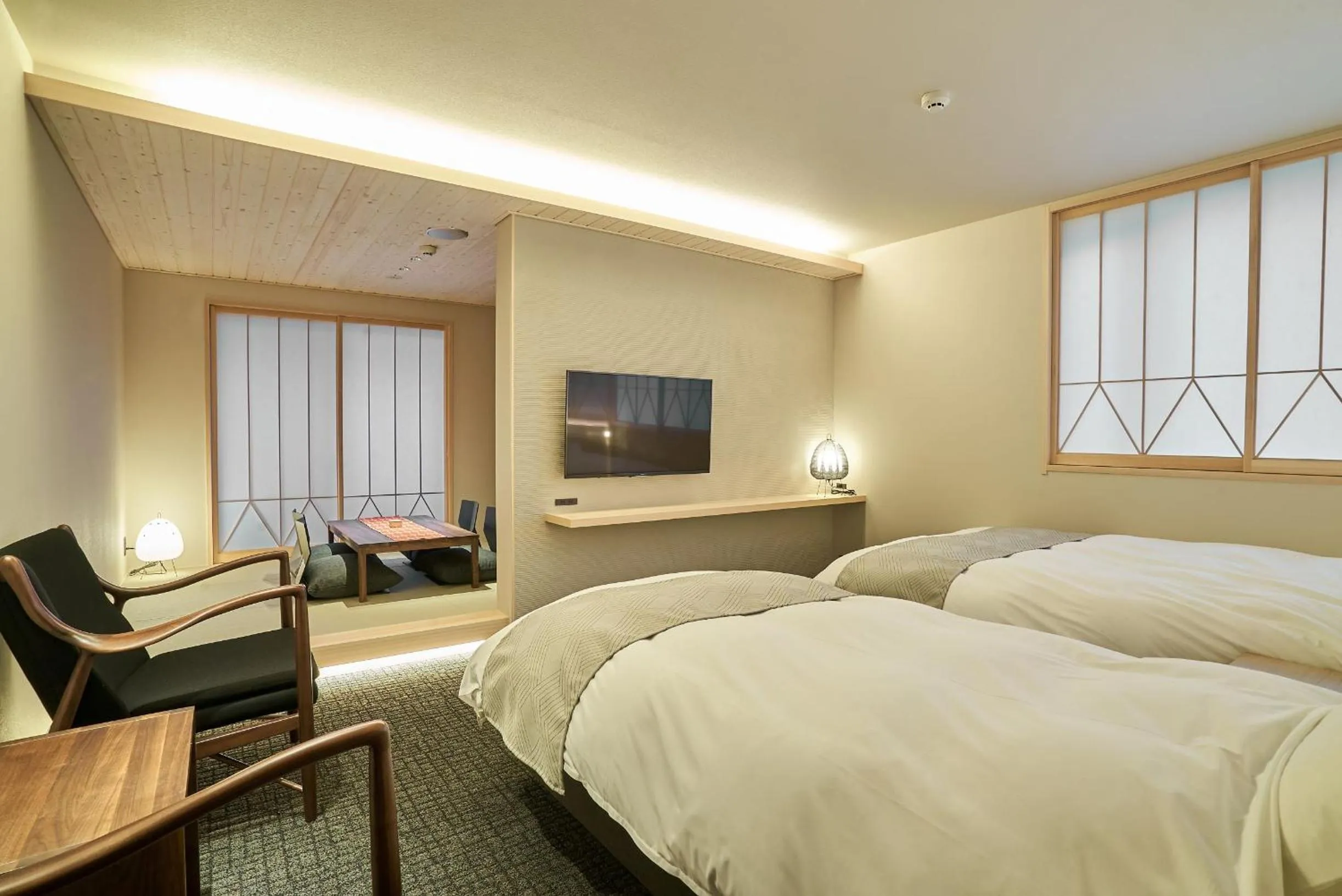 Living room, Bed in 凜庵 LIAN_KANAZAWA