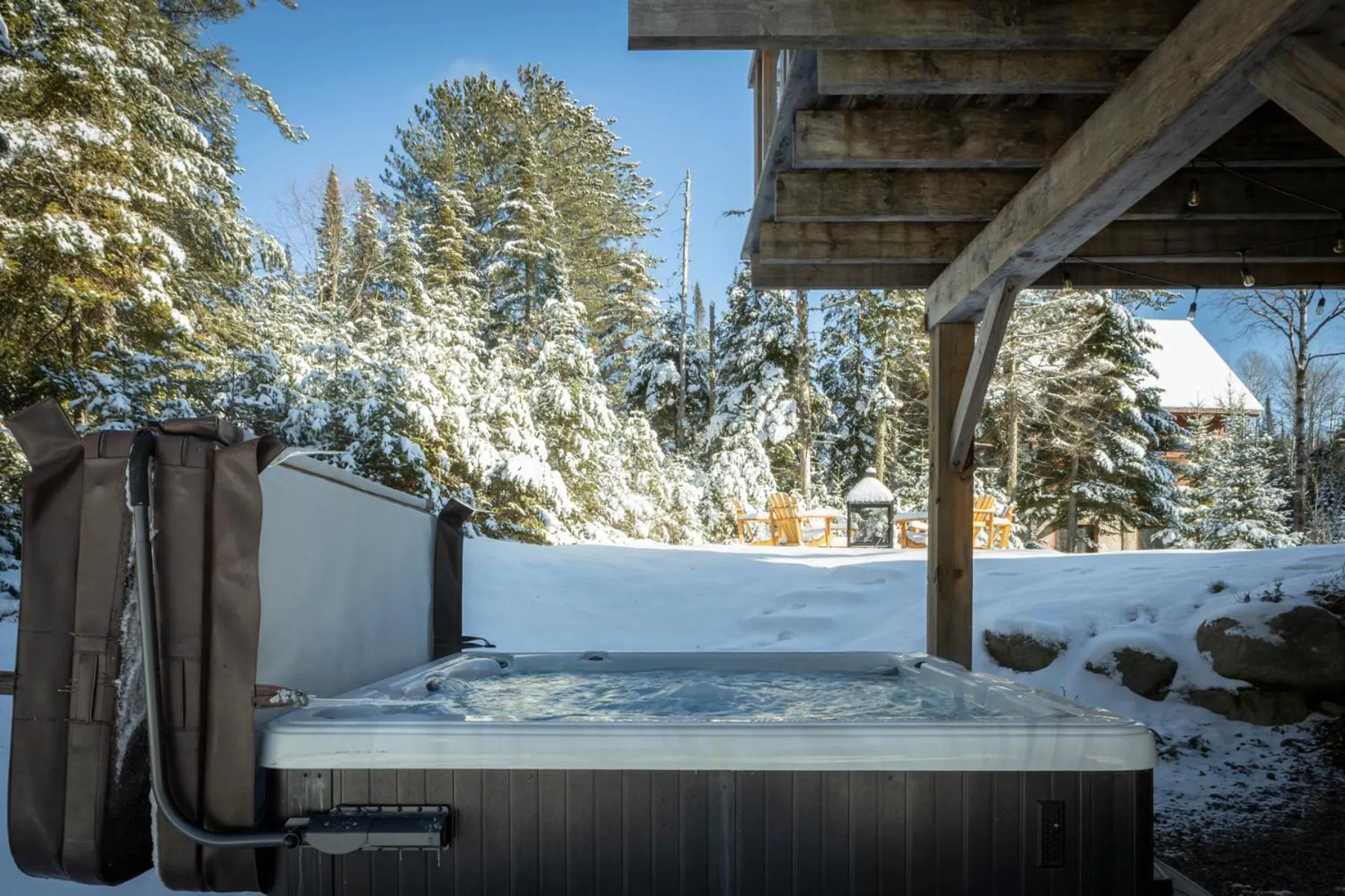 Winter in 4-Bedroom Chalet Fraternite in Lac-Superieur Tremblant