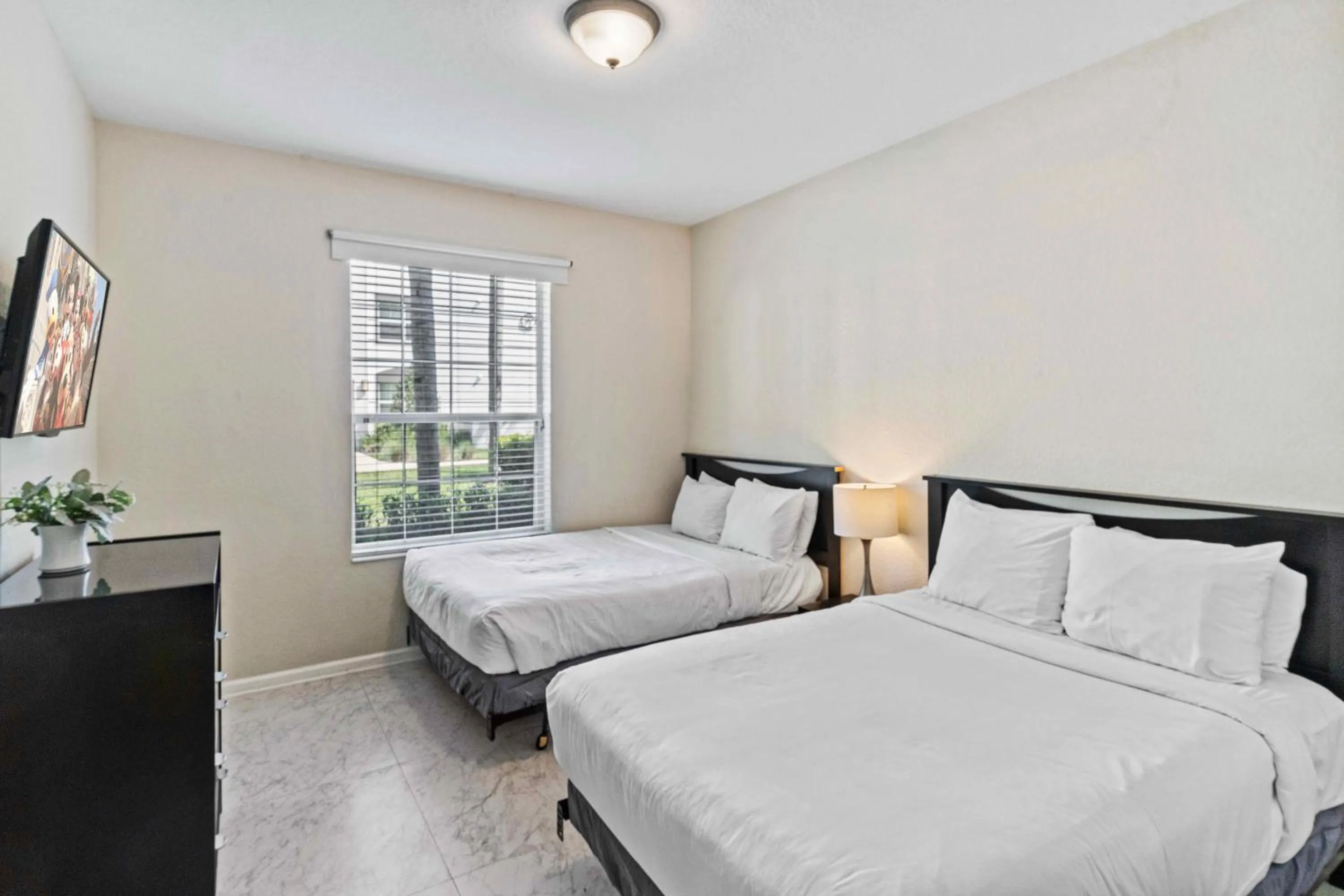 Bed in First floor Vista Cay Condo wFREE Resort Access