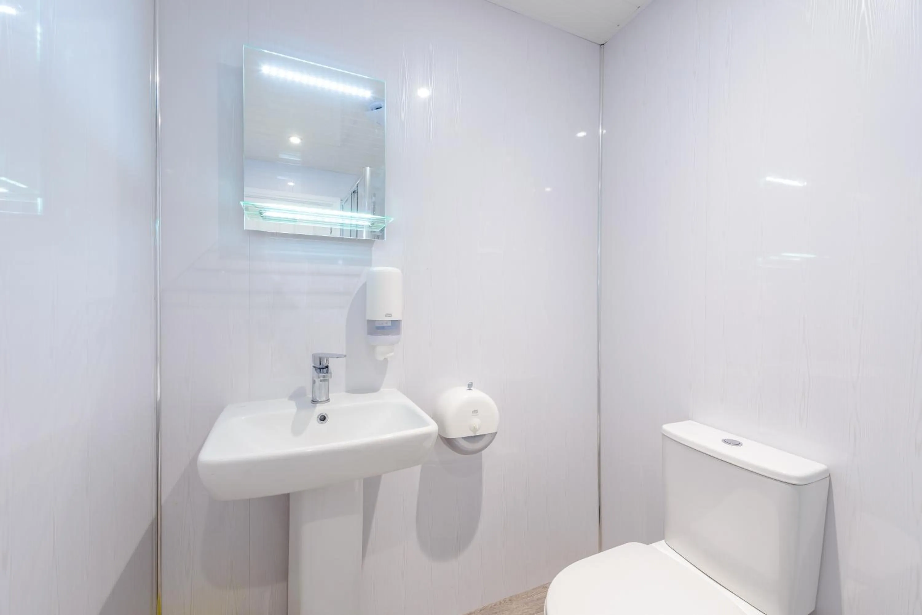 Toilet in Daish's Blackpool Hotel