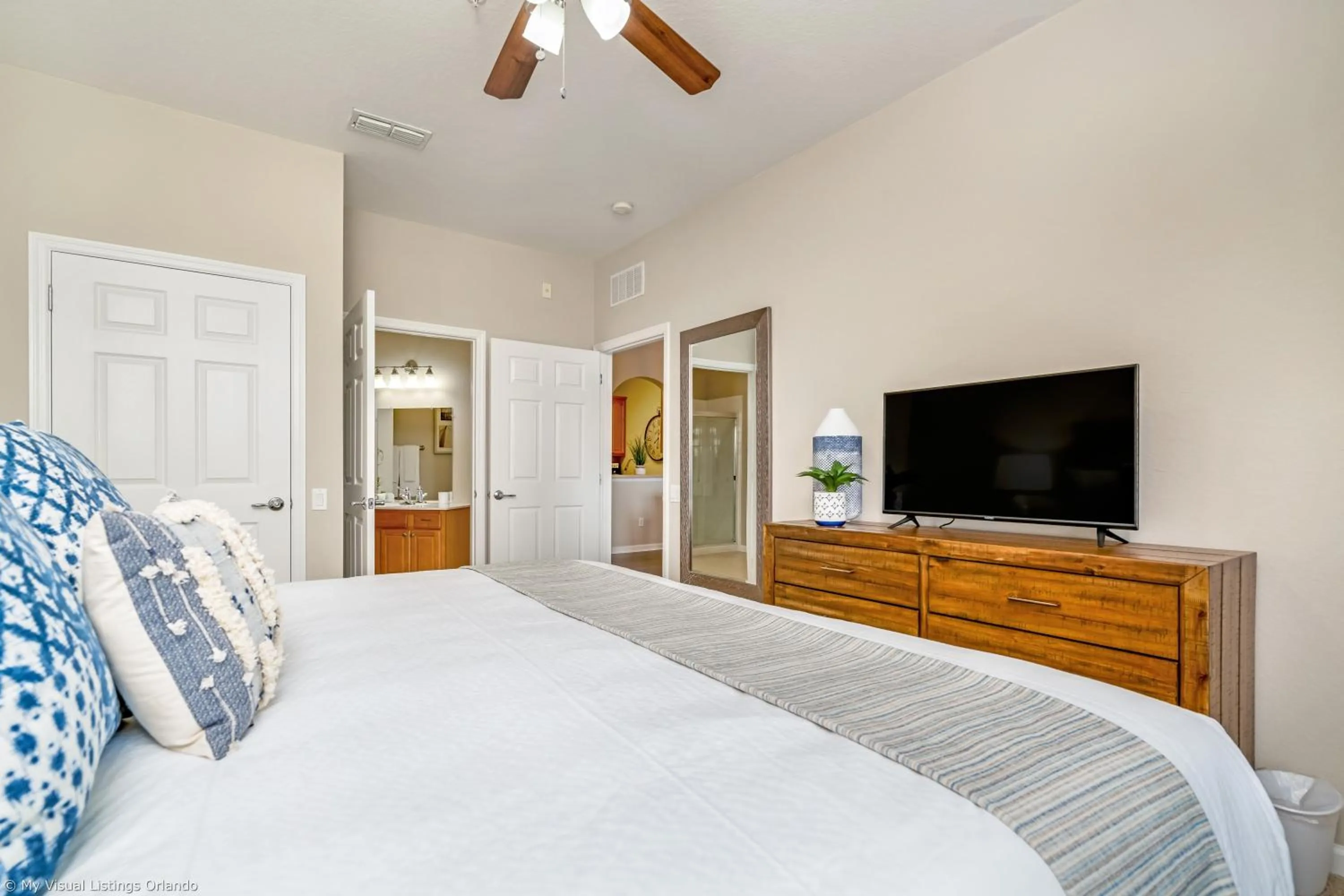 Bed in Breakview Fun & Sun