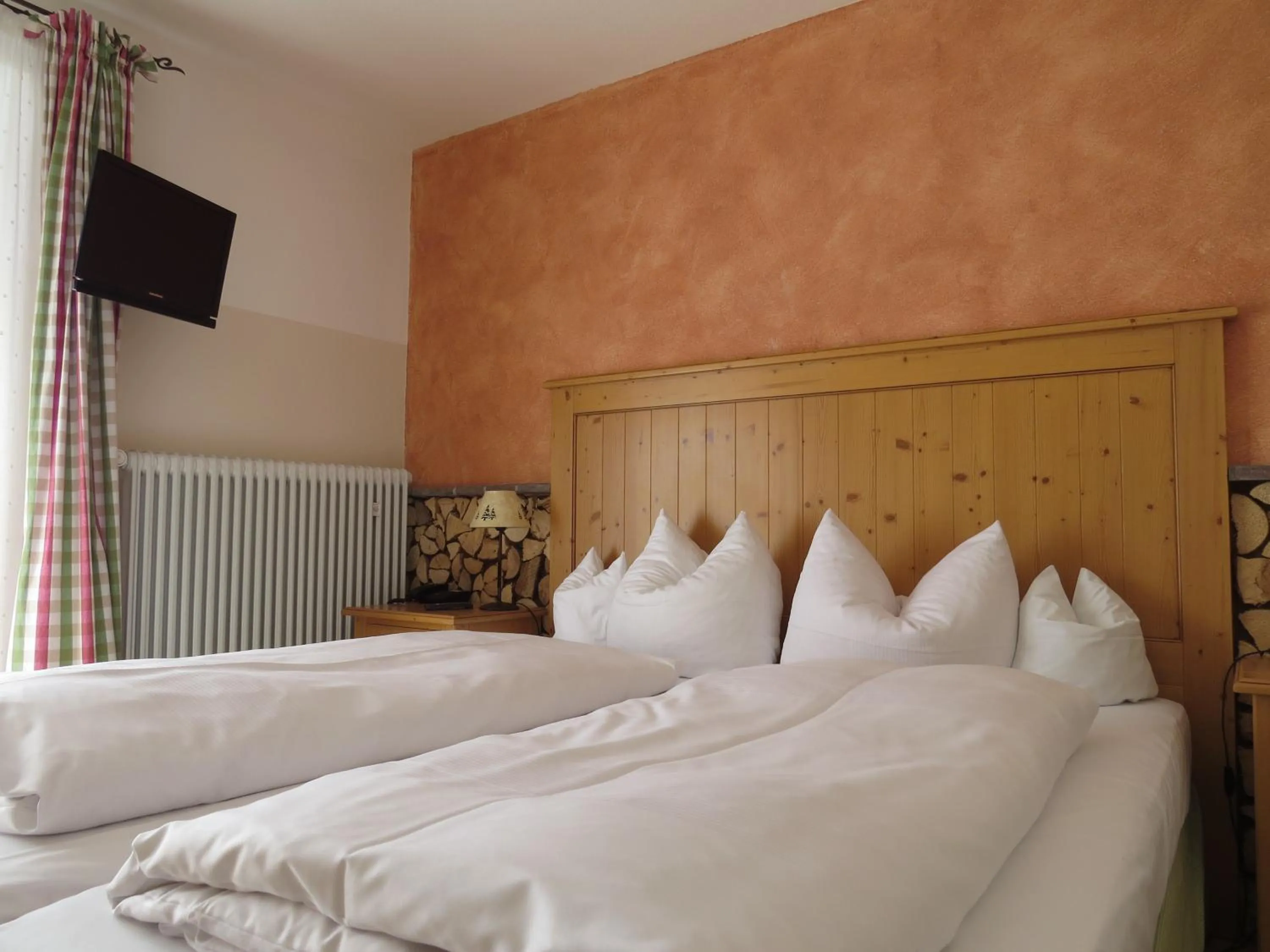 Bed in Landkomforthotel Panorama & Restaurant Bella Vista