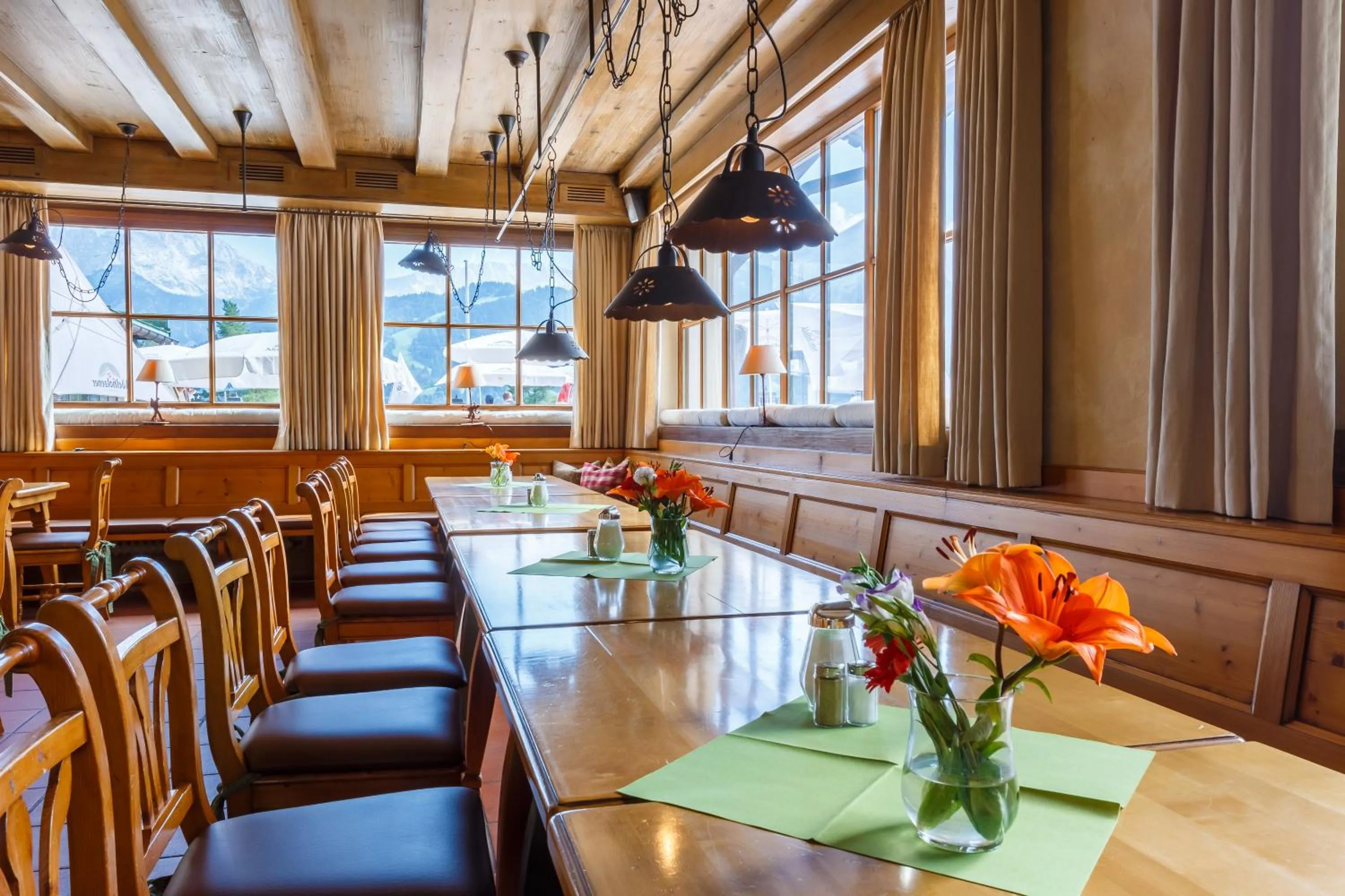 Restaurant/places to eat in Landkomforthotel Panorama & Restaurant Bella Vista