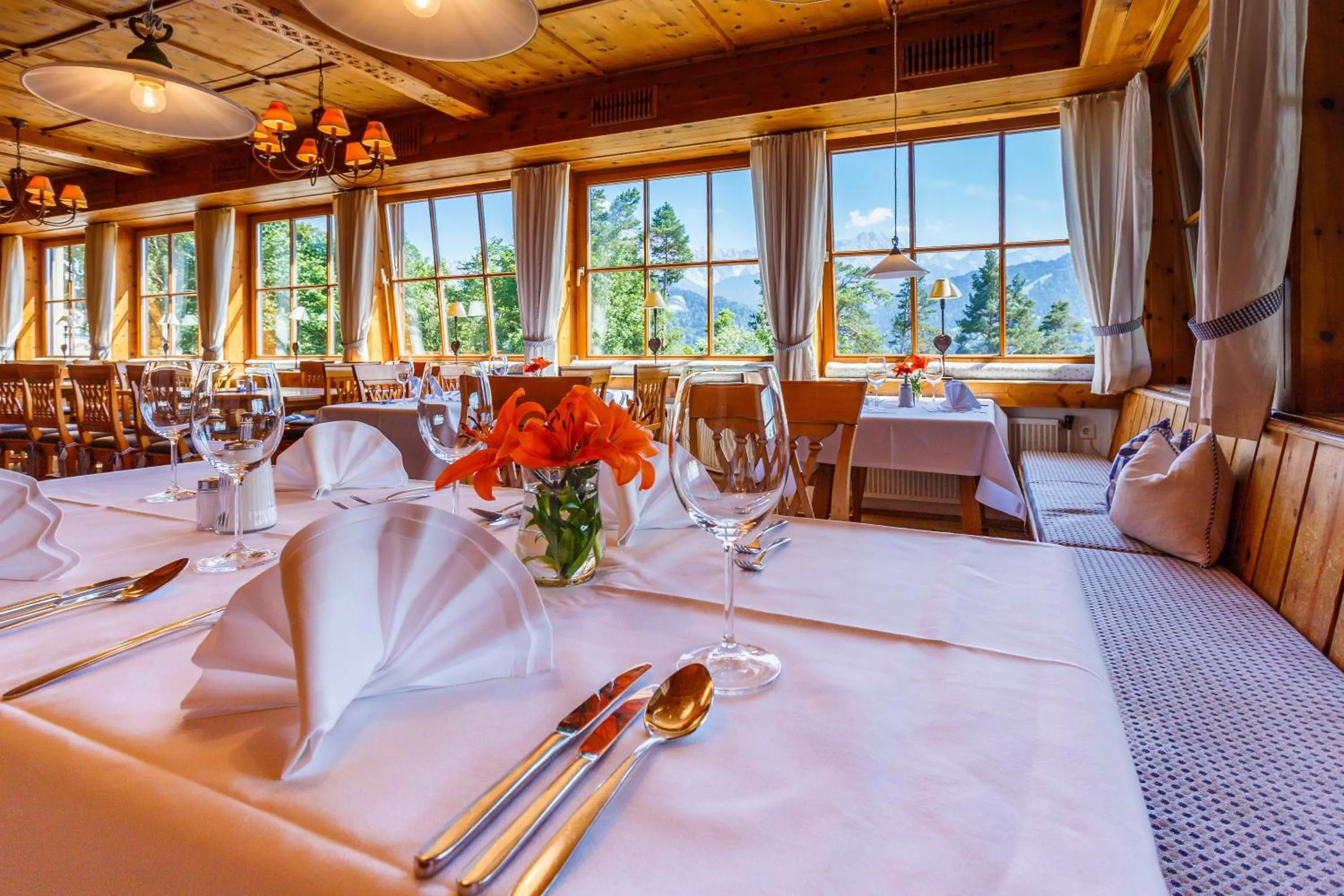 Restaurant/places to eat in Landkomforthotel Panorama & Restaurant Bella Vista