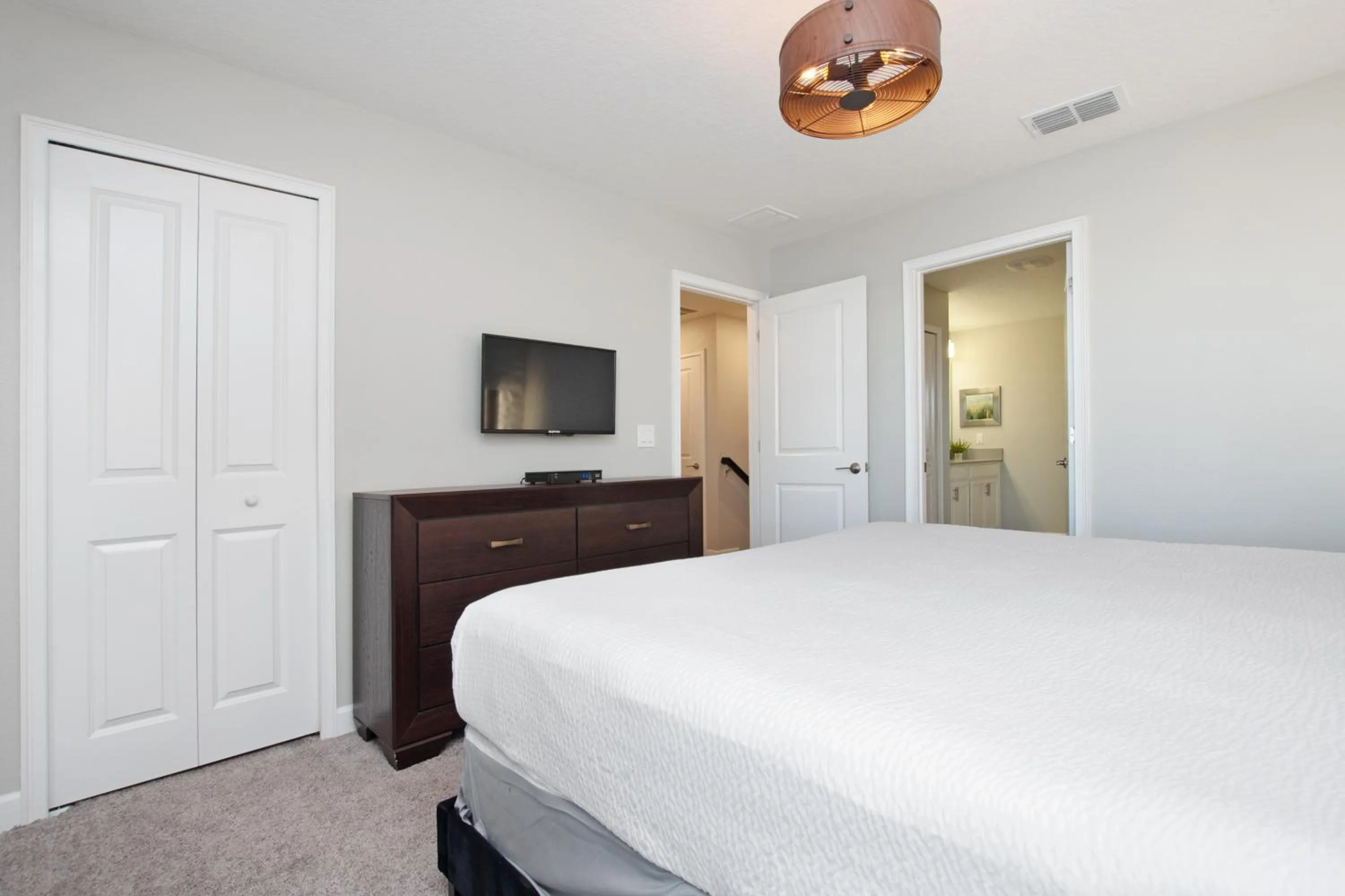 Bed in Private PoolSpa GameRoom near WDW Sleeps 25