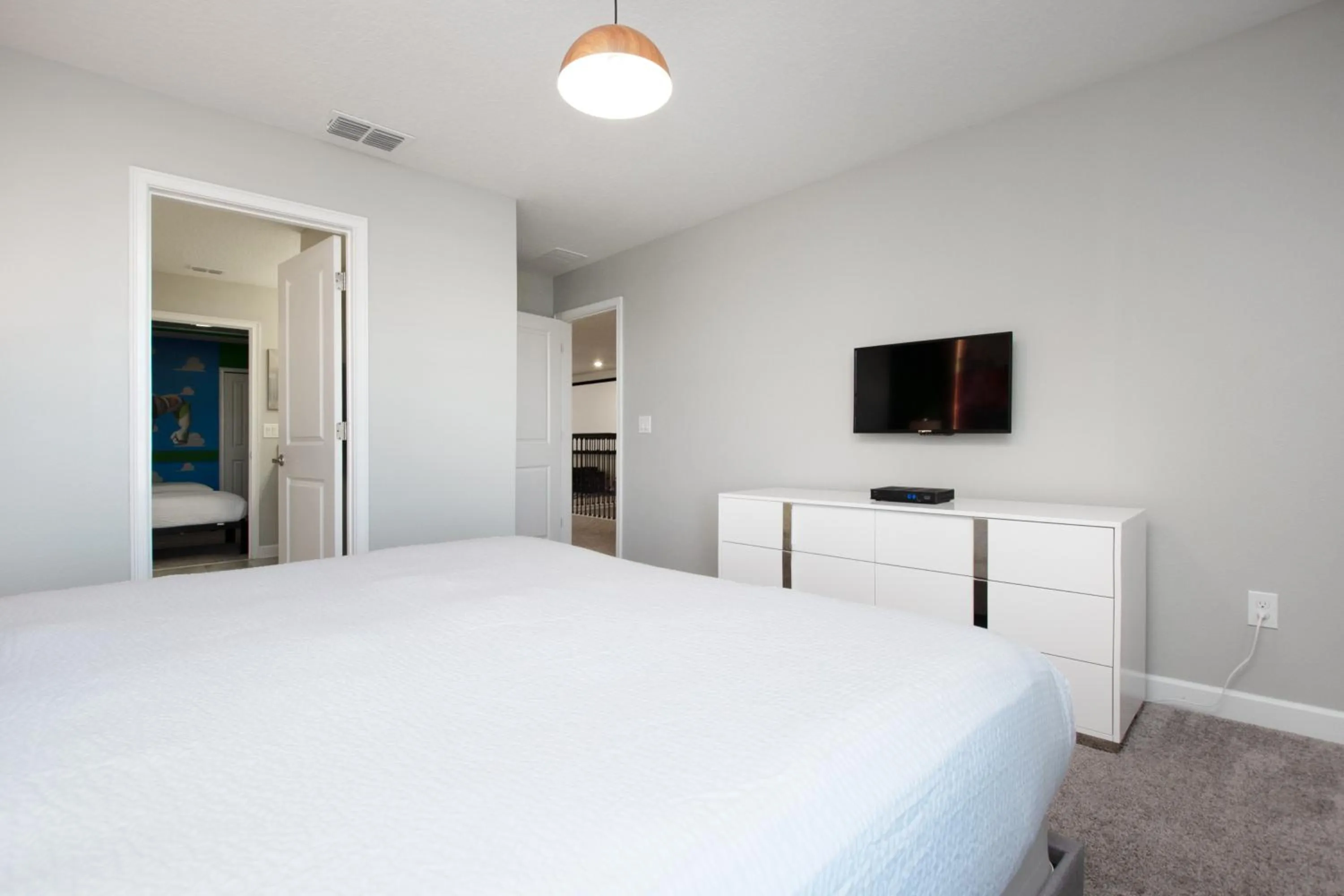 Bed in Private PoolSpa GameRoom near WDW Sleeps 25