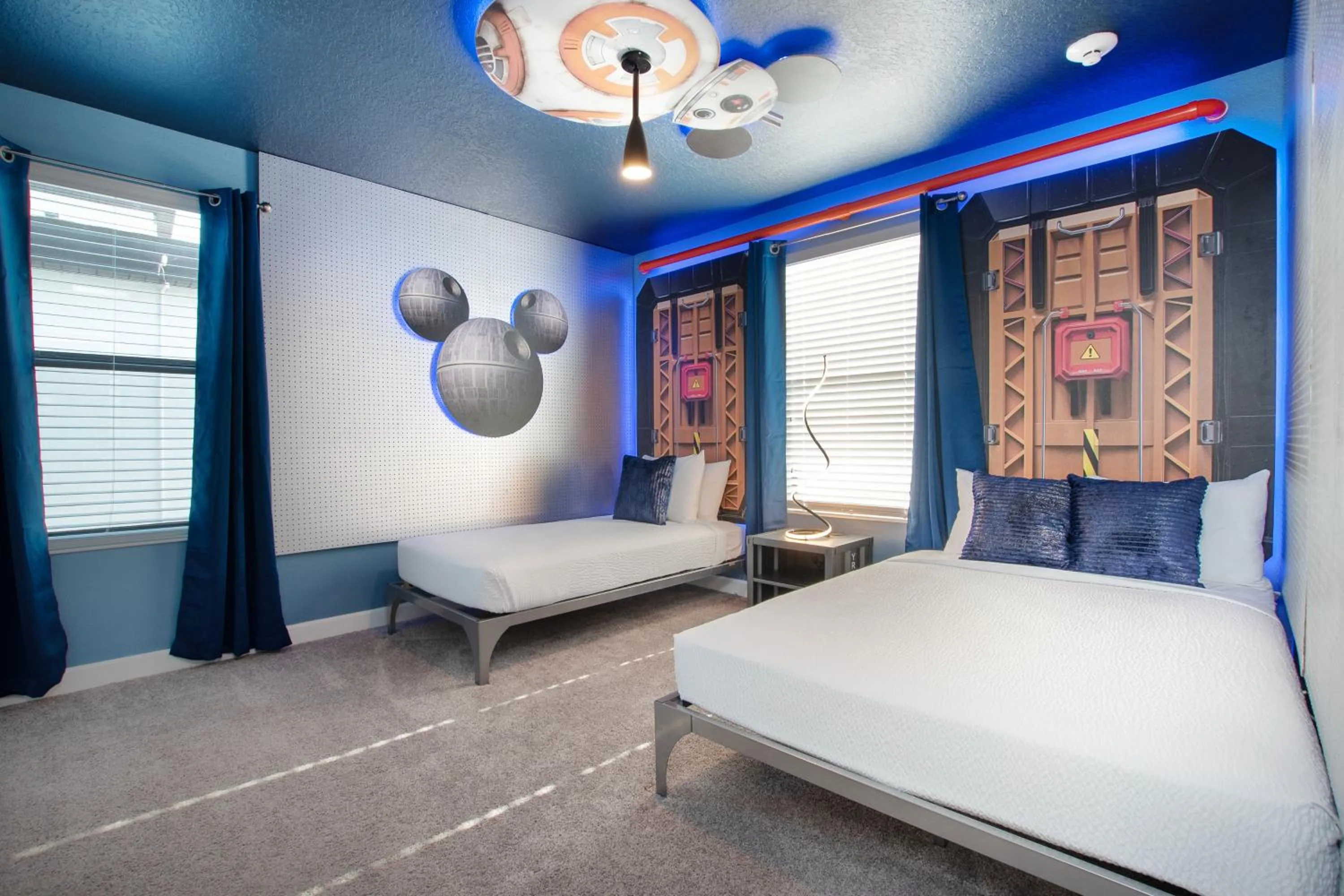 Bed in Private PoolSpa GameRoom near WDW Sleeps 25