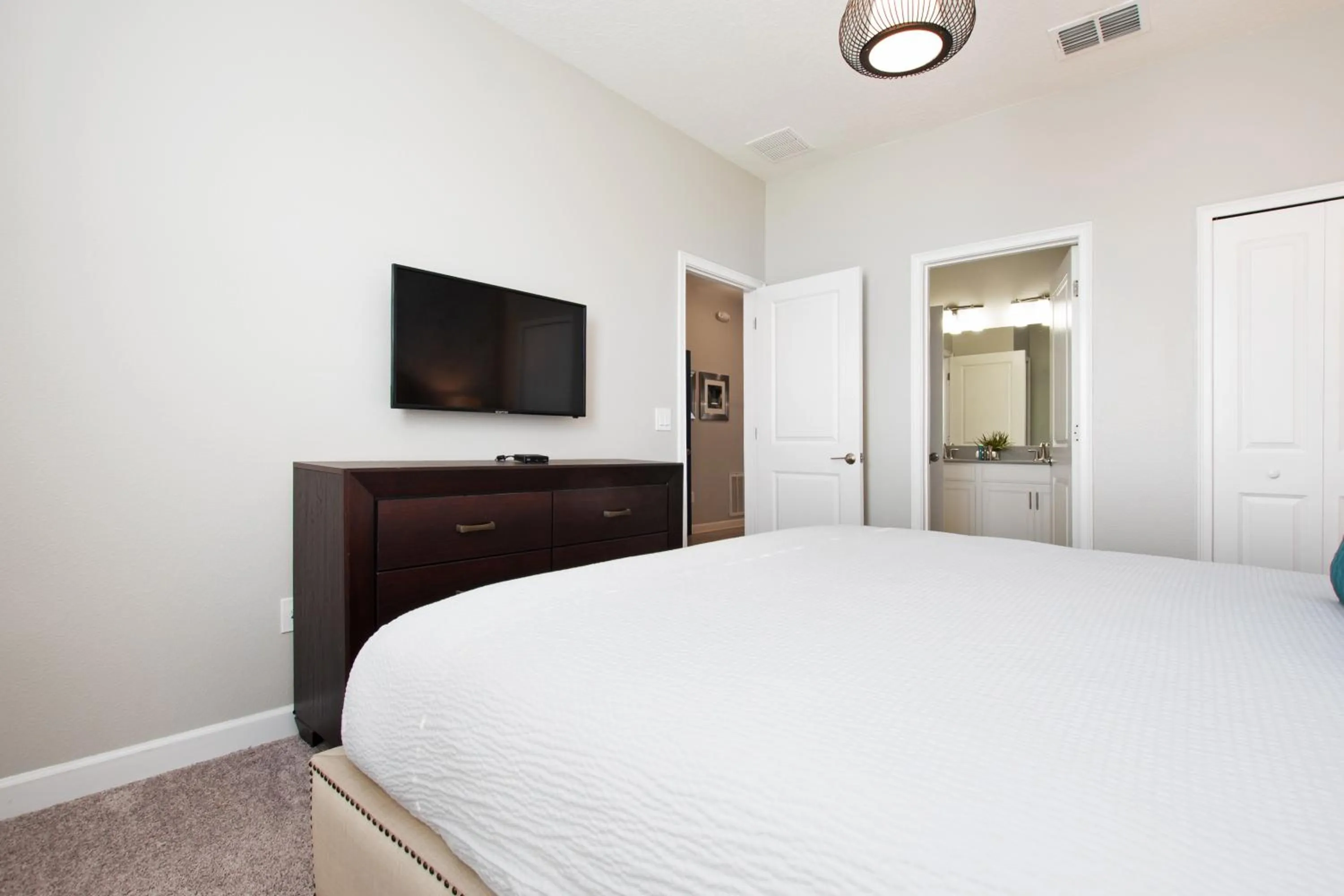 Bed in Private PoolSpa GameRoom near WDW Sleeps 25