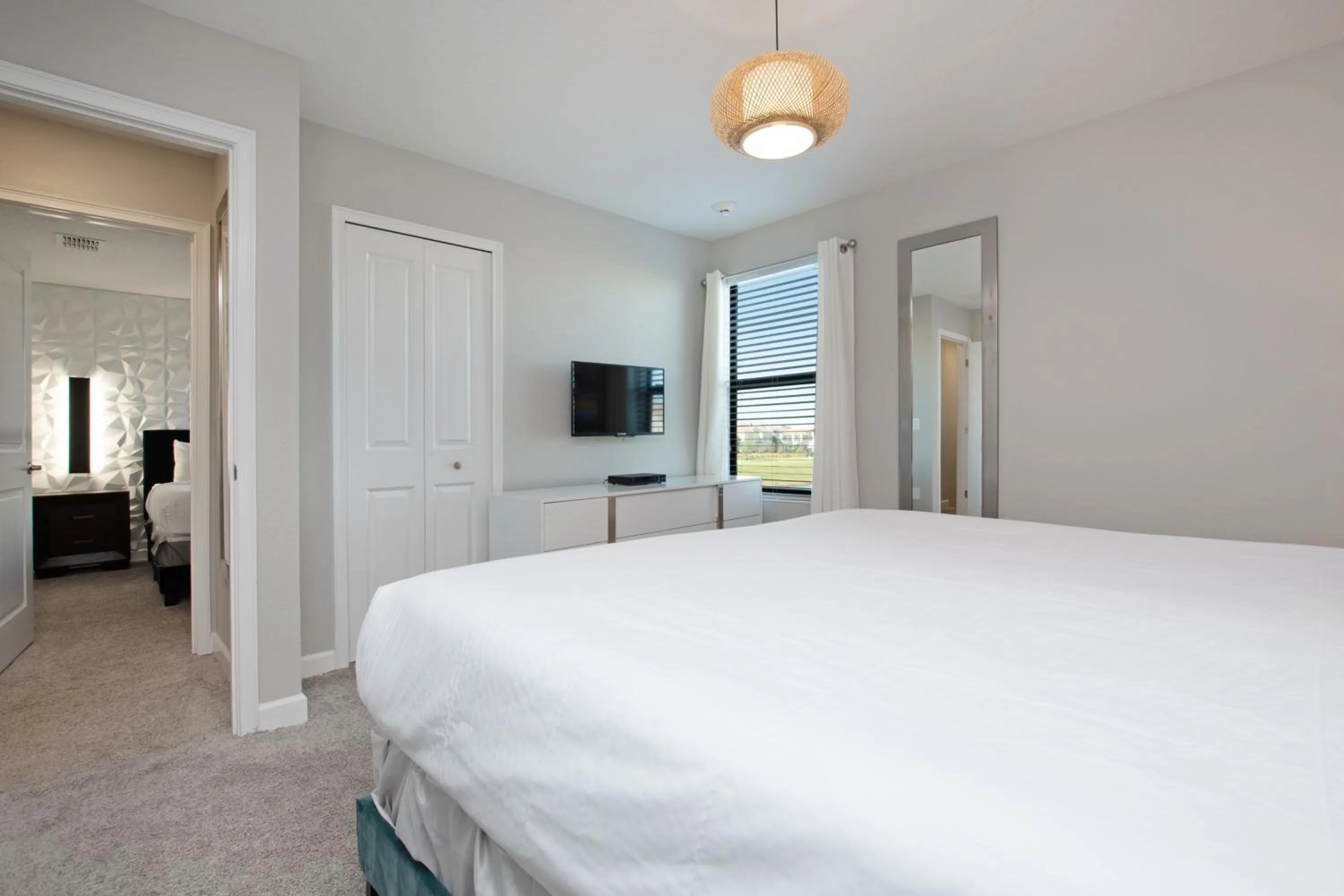 Bed in Private PoolSpa GameRoom near WDW Sleeps 25