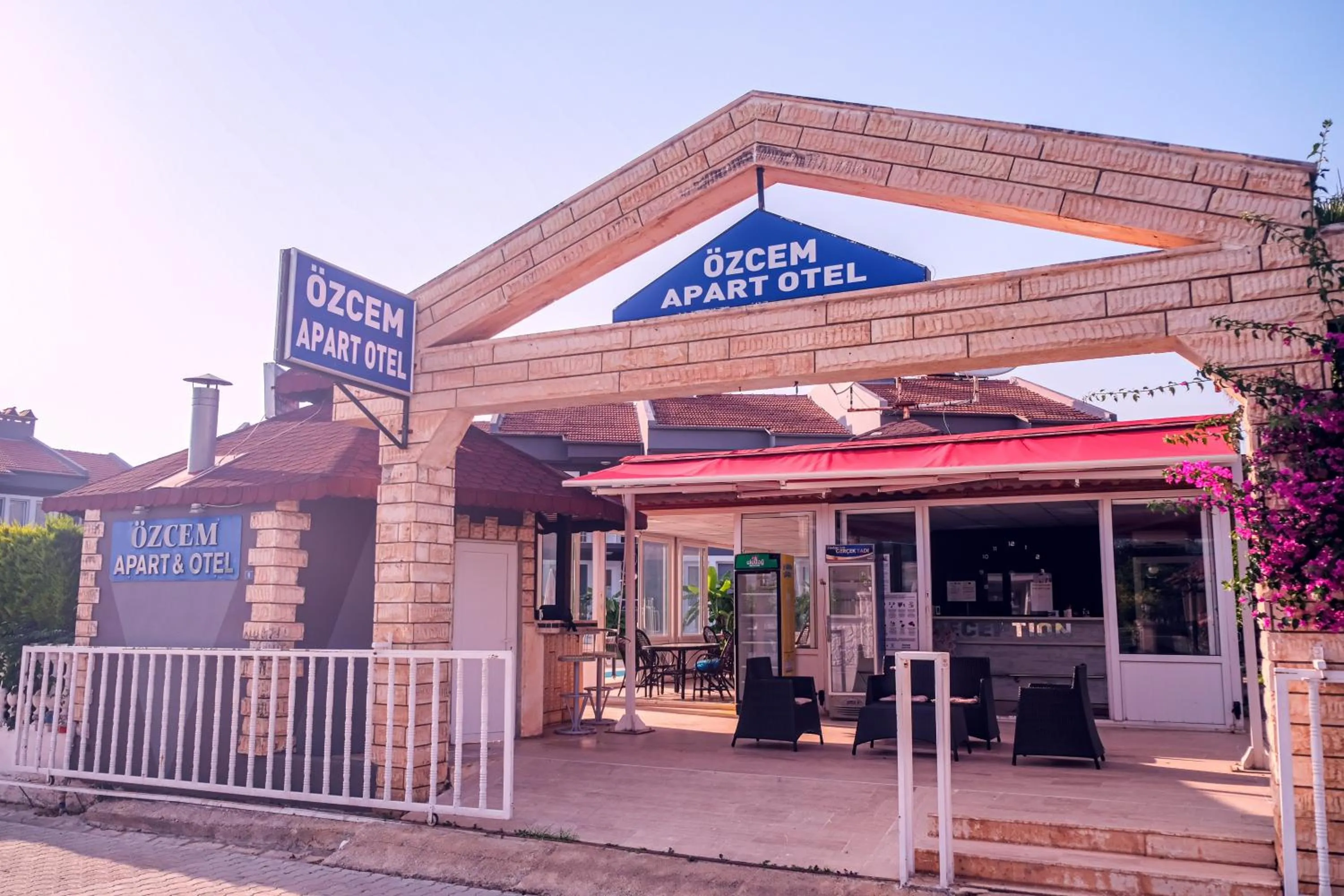 Property building in ÖZCEM APART HOTEL FETHİYE