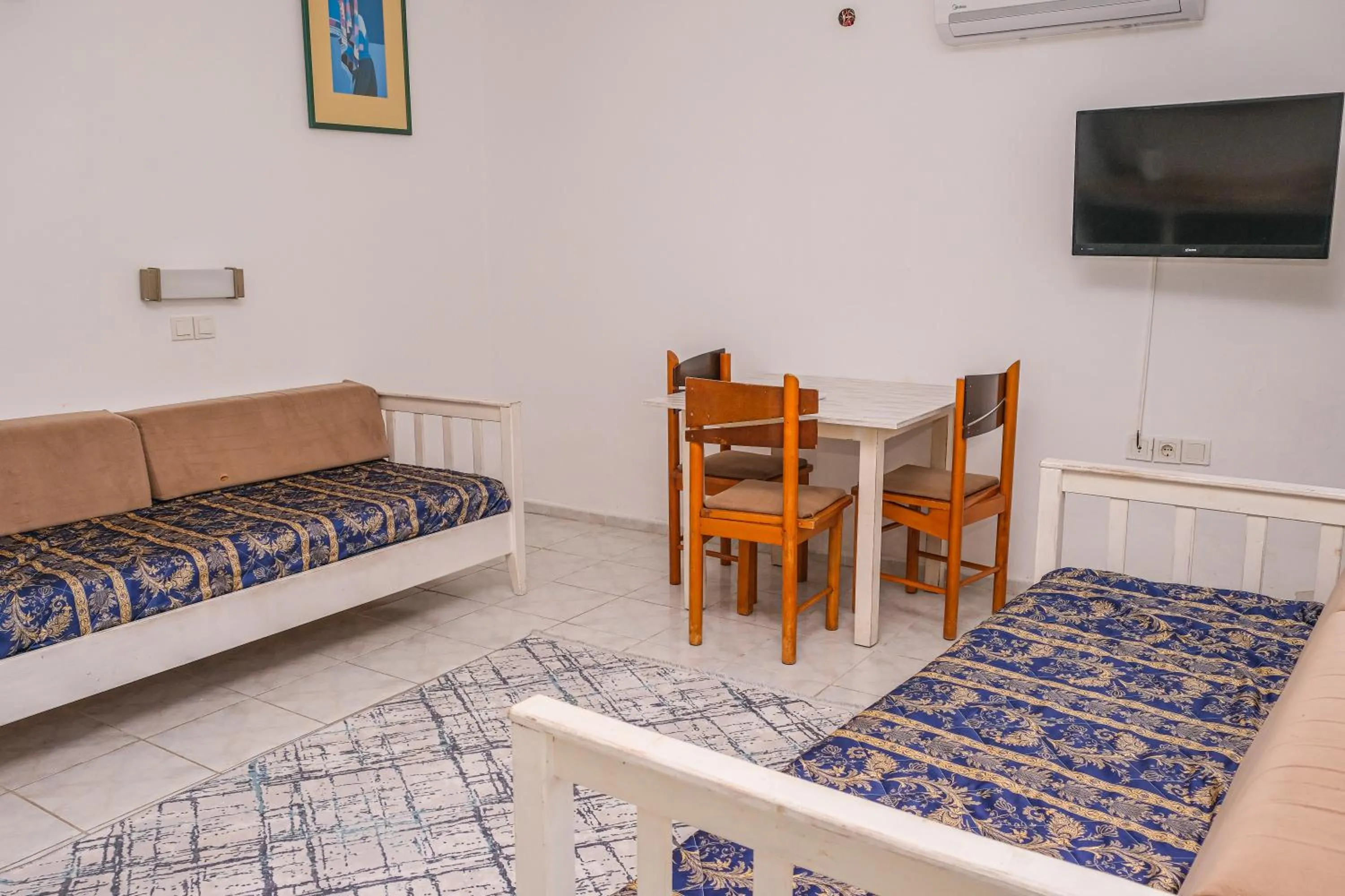 Seating area in ÖZCEM APART HOTEL FETHİYE