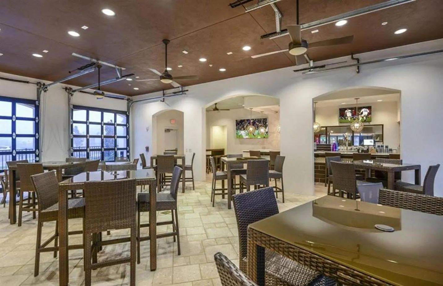 Beautiful Townhome wPrivate Pool 7 mi to Disney