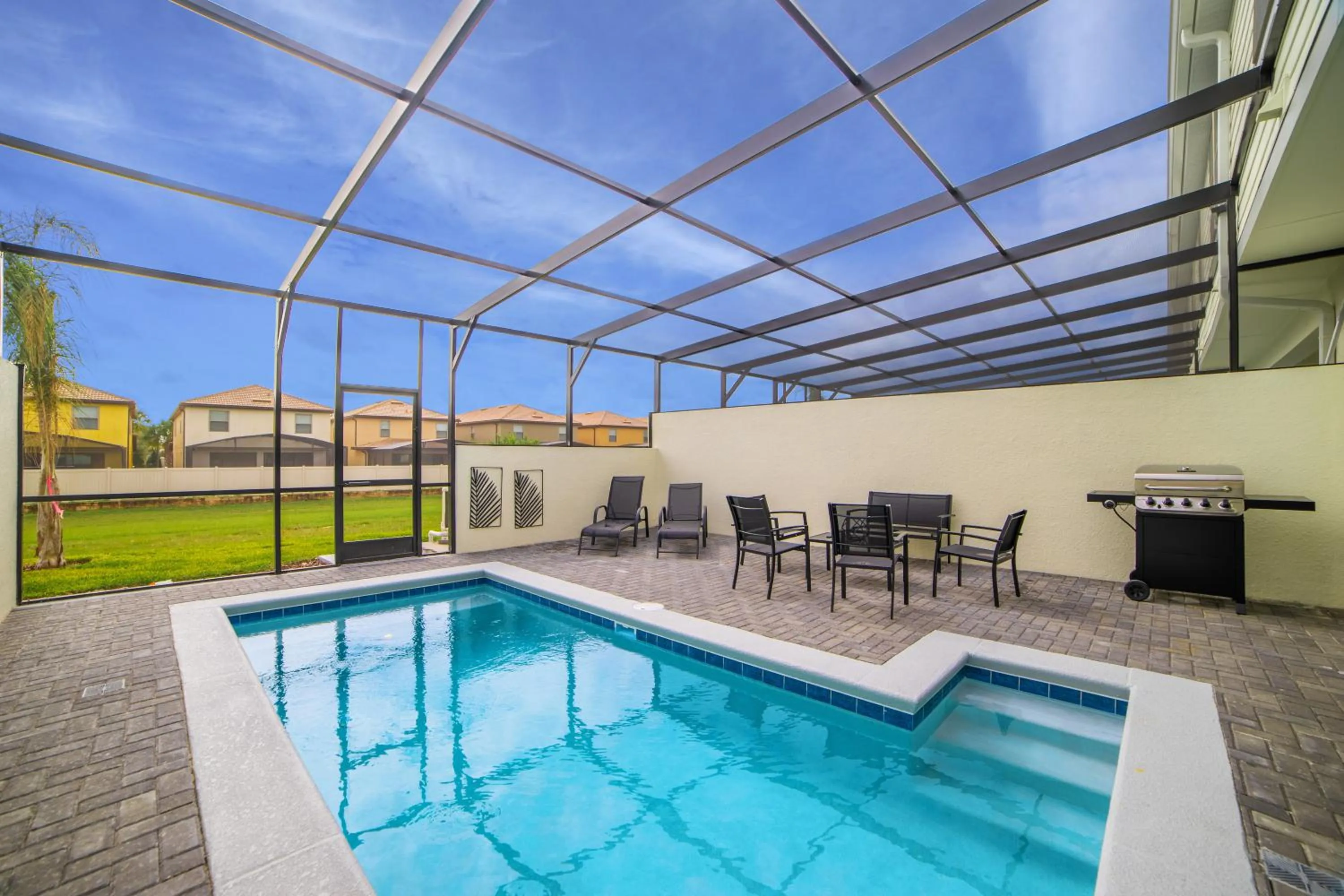 Townhome Splash Pool BBQ FREE Water Park