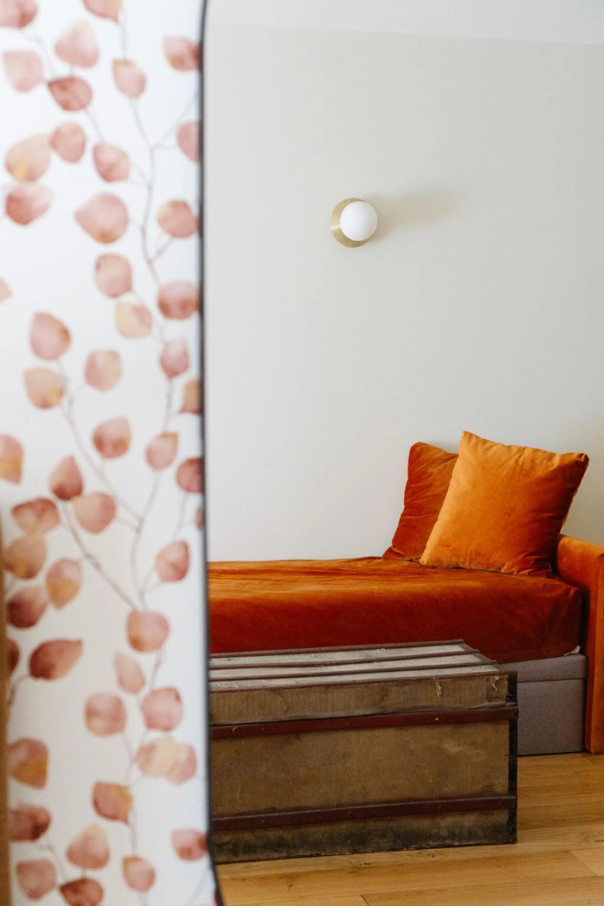 Bedroom in Hôtel Le Mouton Bleu