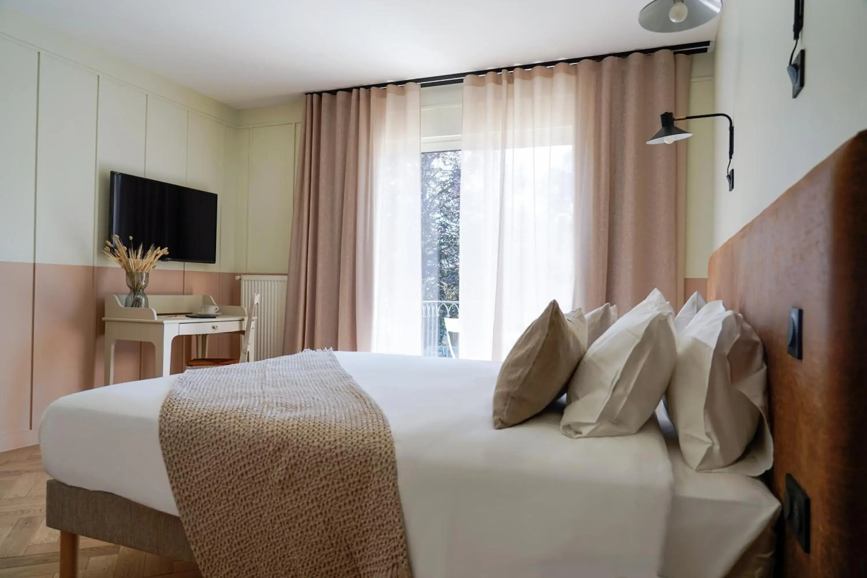 Deluxe Room in Hôtel Le Mouton Bleu Deluxe Room in Hôtel Le Mouton Bleu