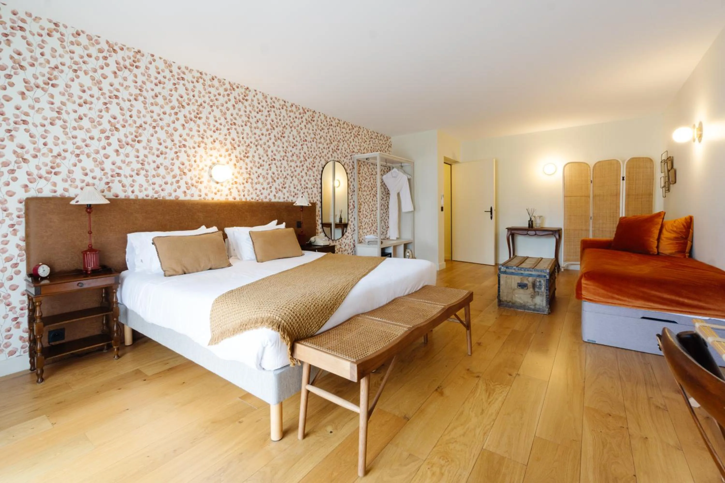 Photo of the whole room, Bed in Hôtel Le Mouton Bleu