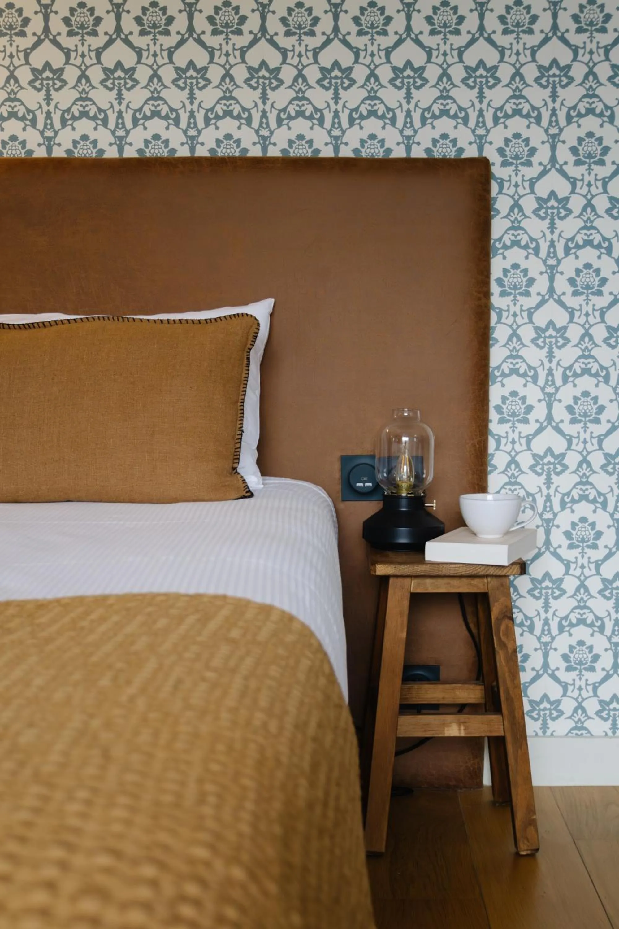 Bedroom, Bed in Hôtel Le Mouton Bleu