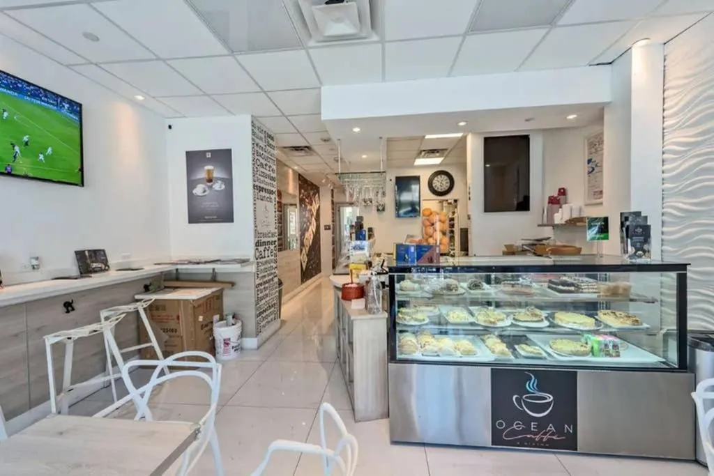 Restaurant/places to eat in Beautiful Apartment Steps Away from the Beach