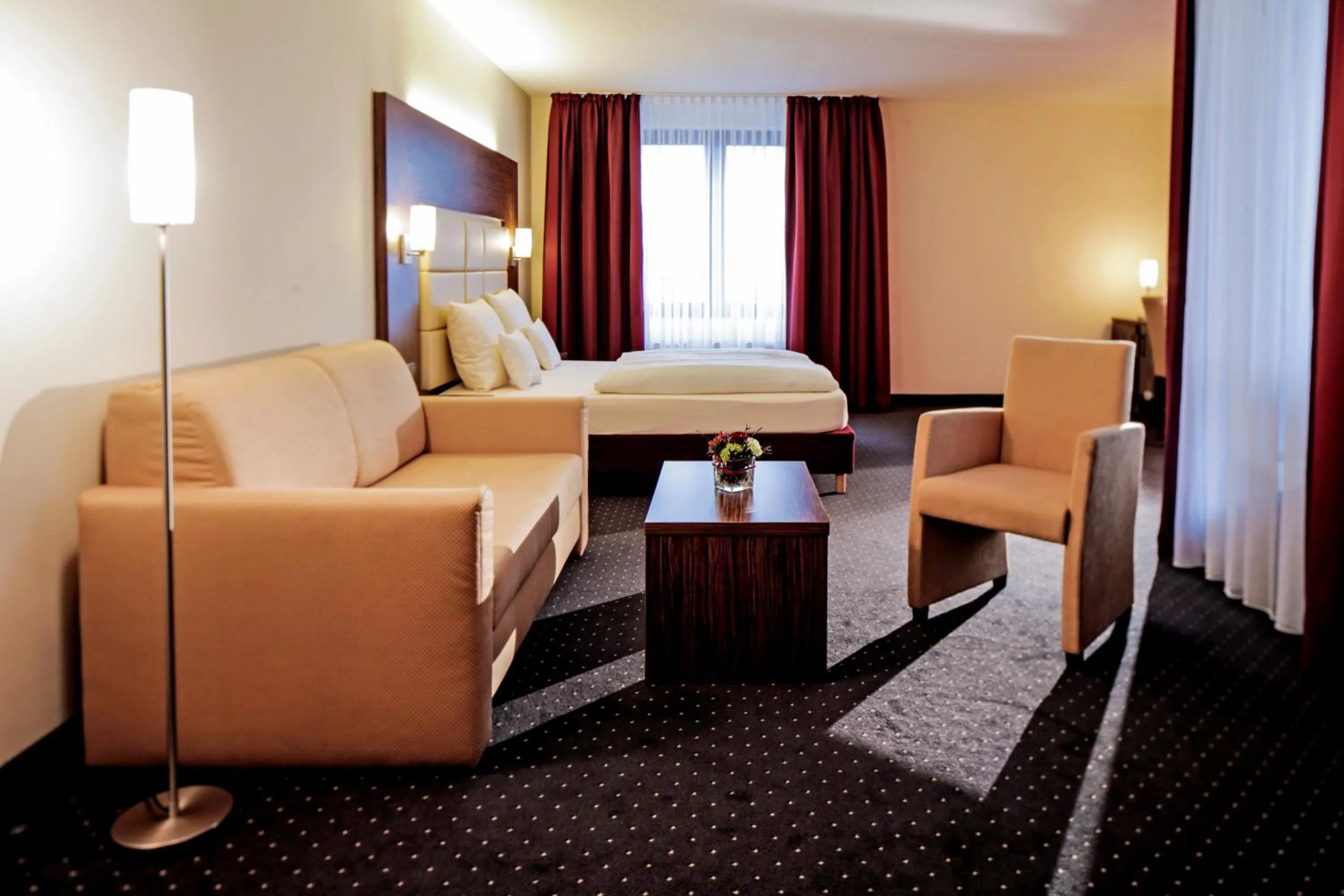 Photo of the whole room, Bed in Adler Hotel & Restaurant Groß-Gerau