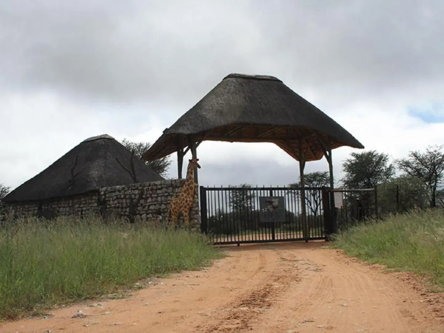 Facade/entrance in West Nest Lodge Facade/entrance in West Nest Lodge