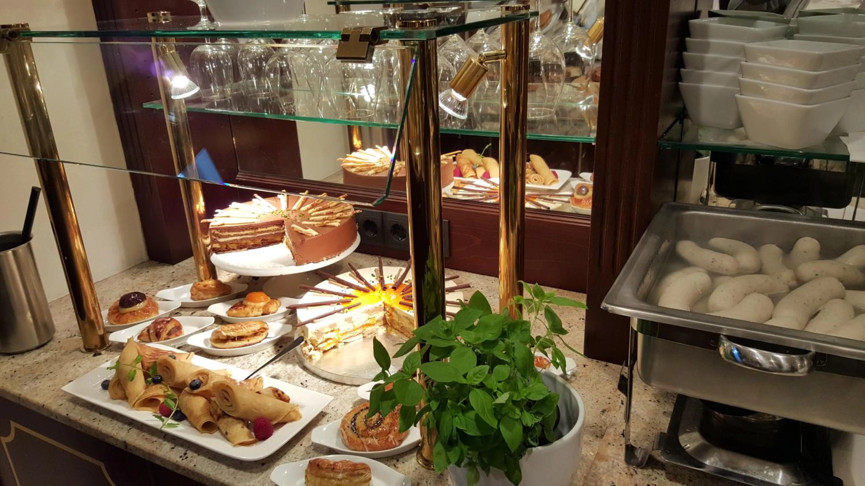 Breakfast in Hotel Graupner