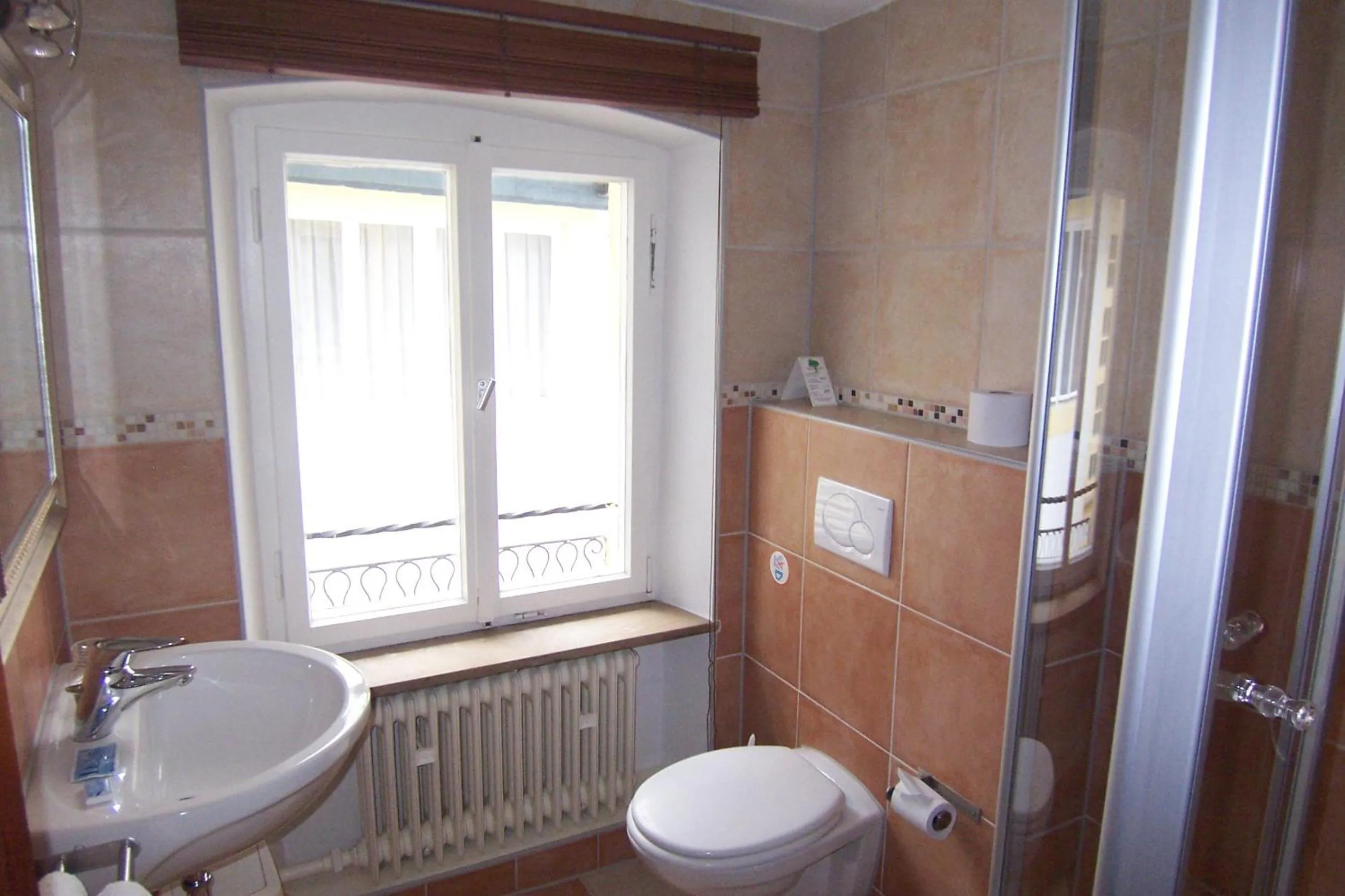 Bathroom in Hotel Graupner