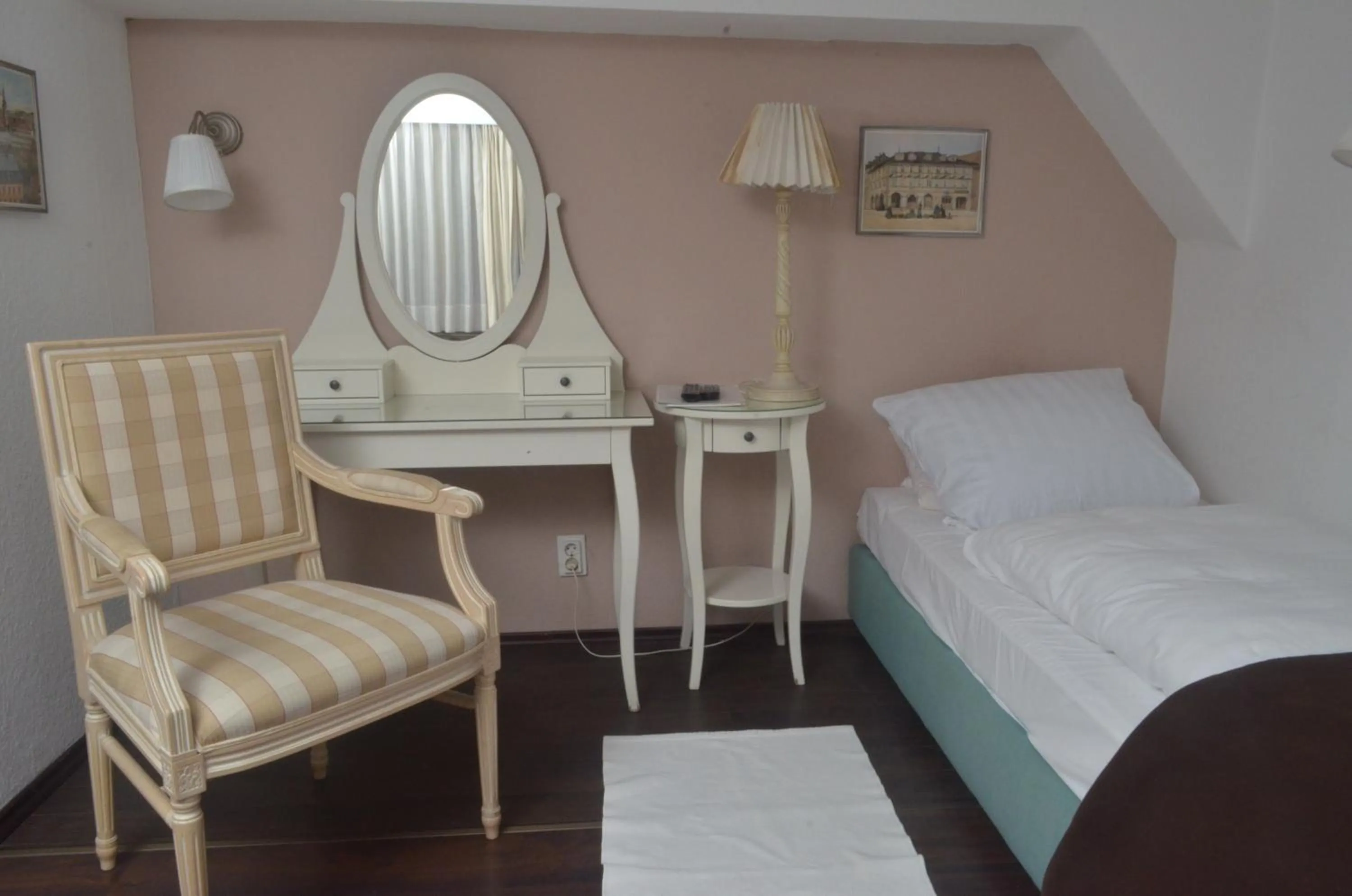 Photo of the whole room, Bed in Hotel Graupner