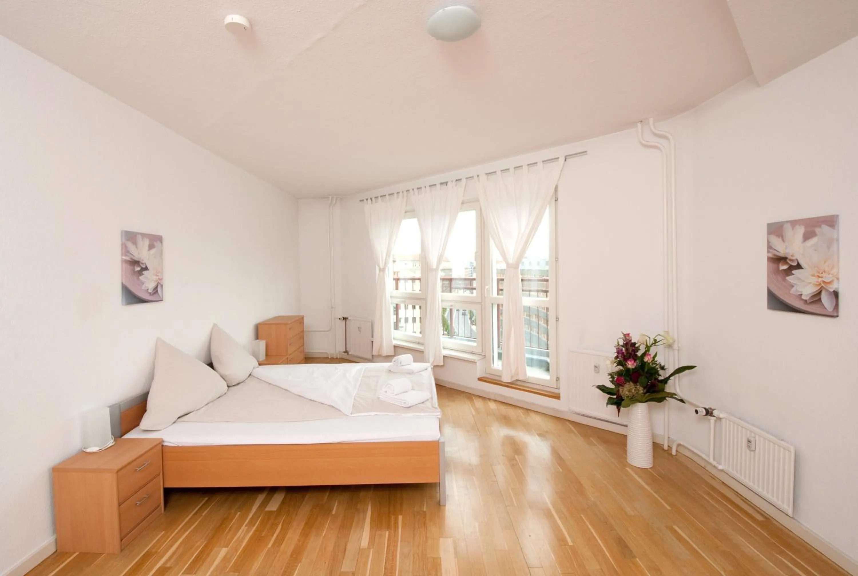 View (from property/room), Bed in Apartments am Brandenburger Tor