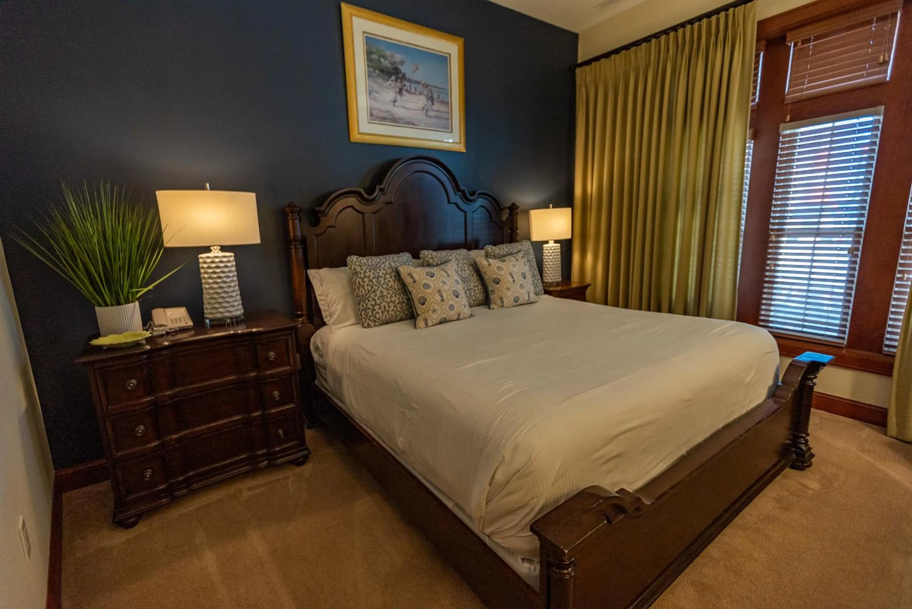 Bed in The Flanders Hotel