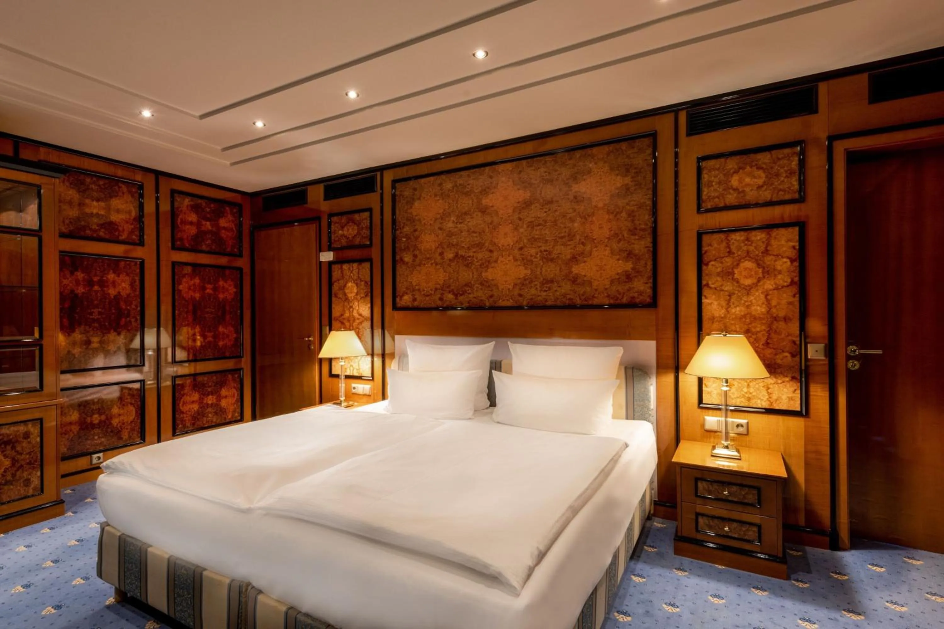 Bedroom, Bed in JW Marriott Hotel Berlin