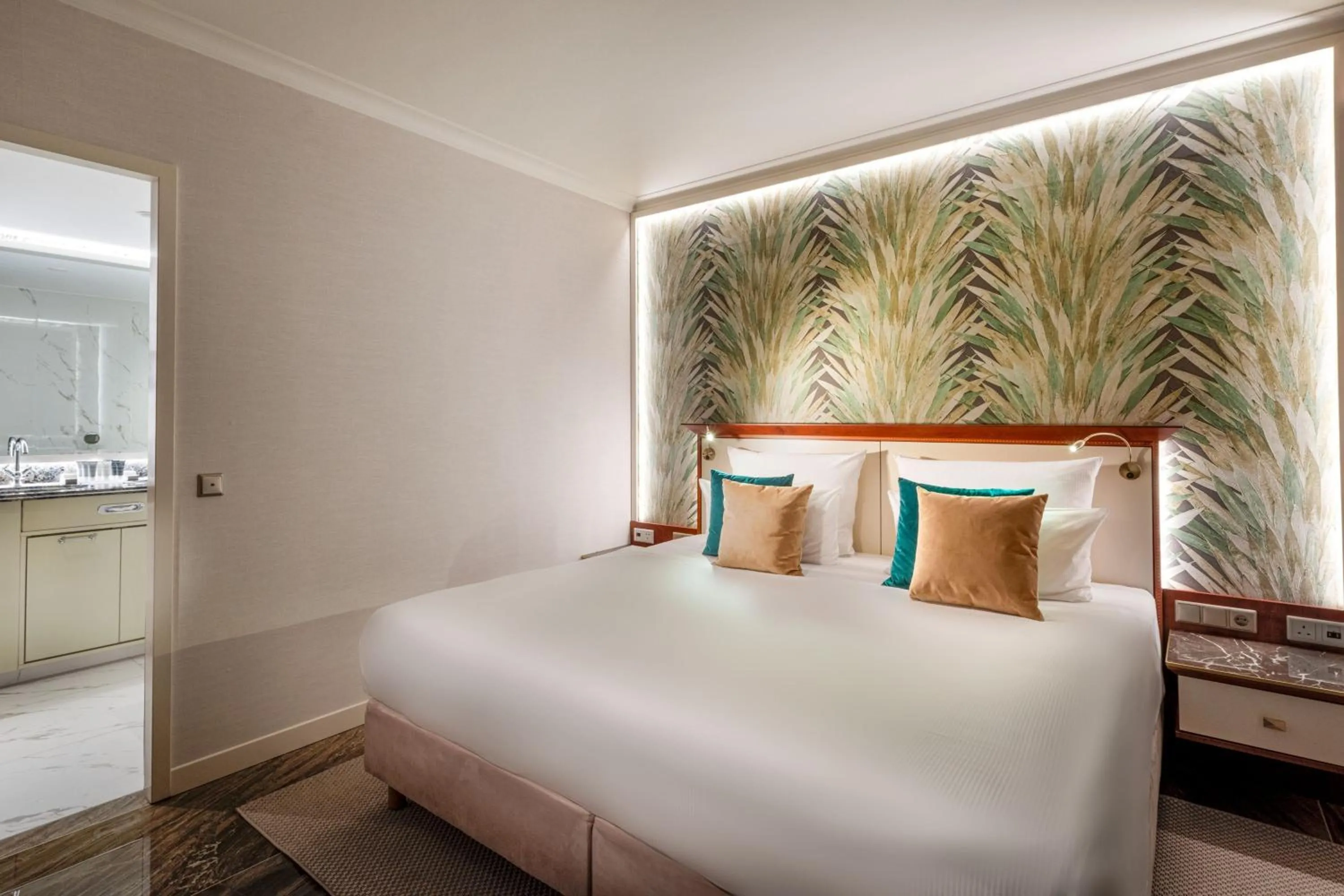 Photo of the whole room, Bed in JW Marriott Hotel Berlin