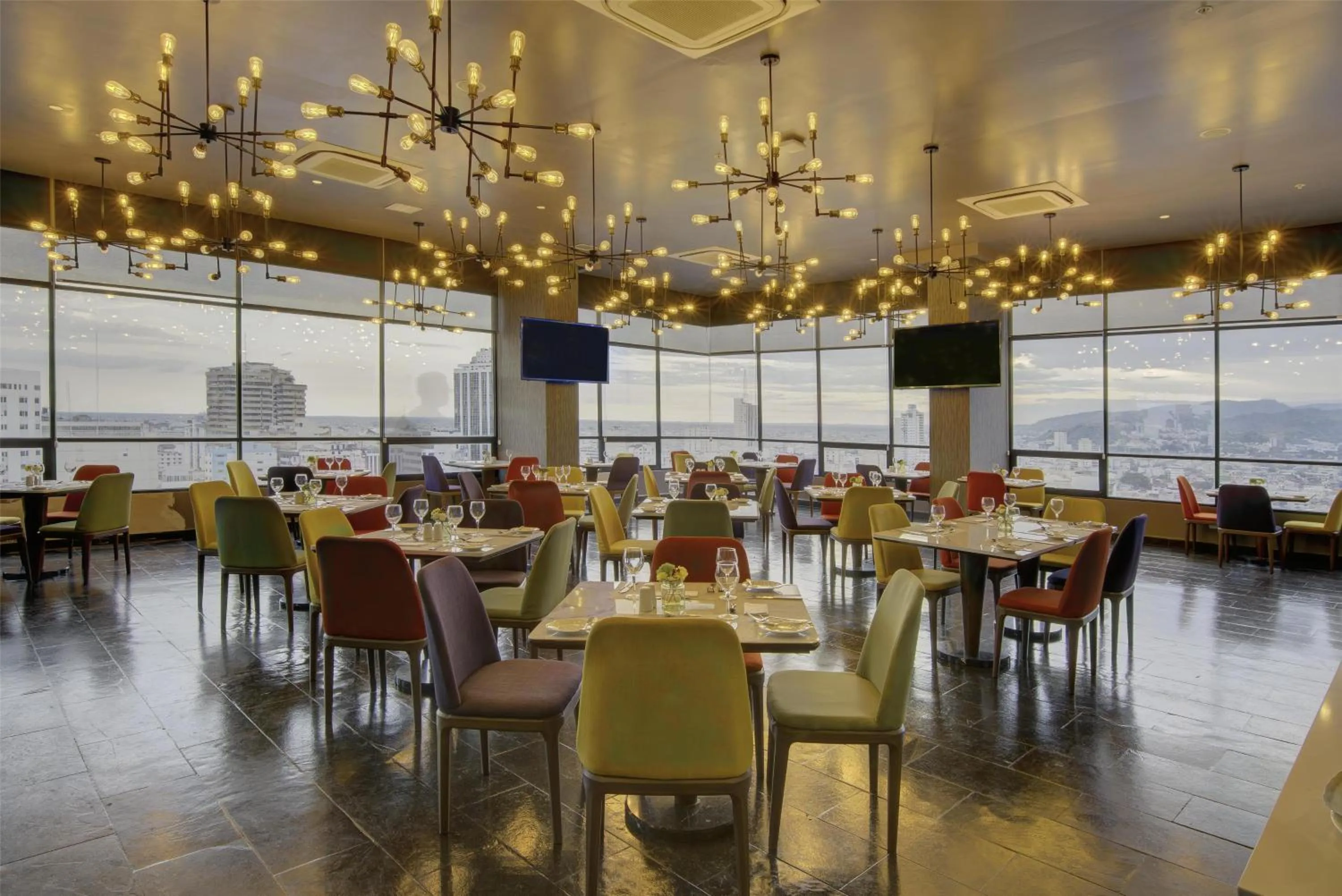Restaurant/places to eat in DoubleTree by Hilton Guayaquil