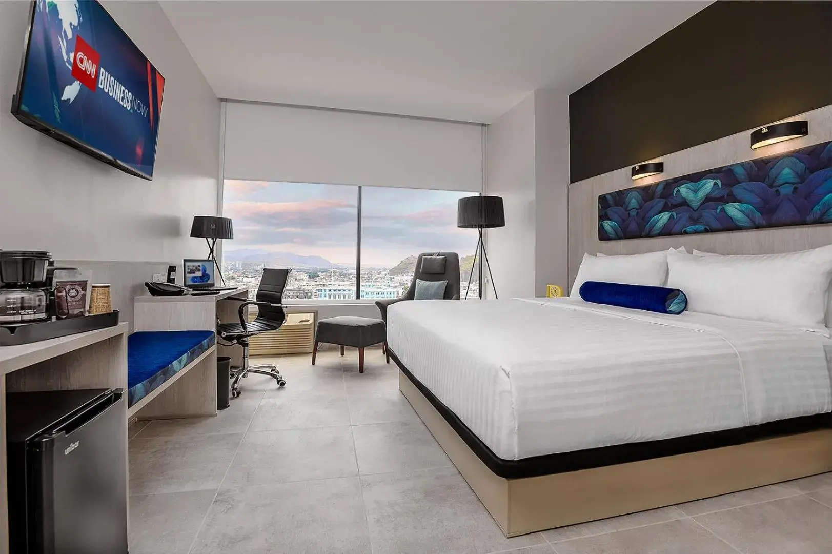 Standard Queen Room in River Garden Hotel + Suites Standard Queen Room in River Garden Hotel + Suites