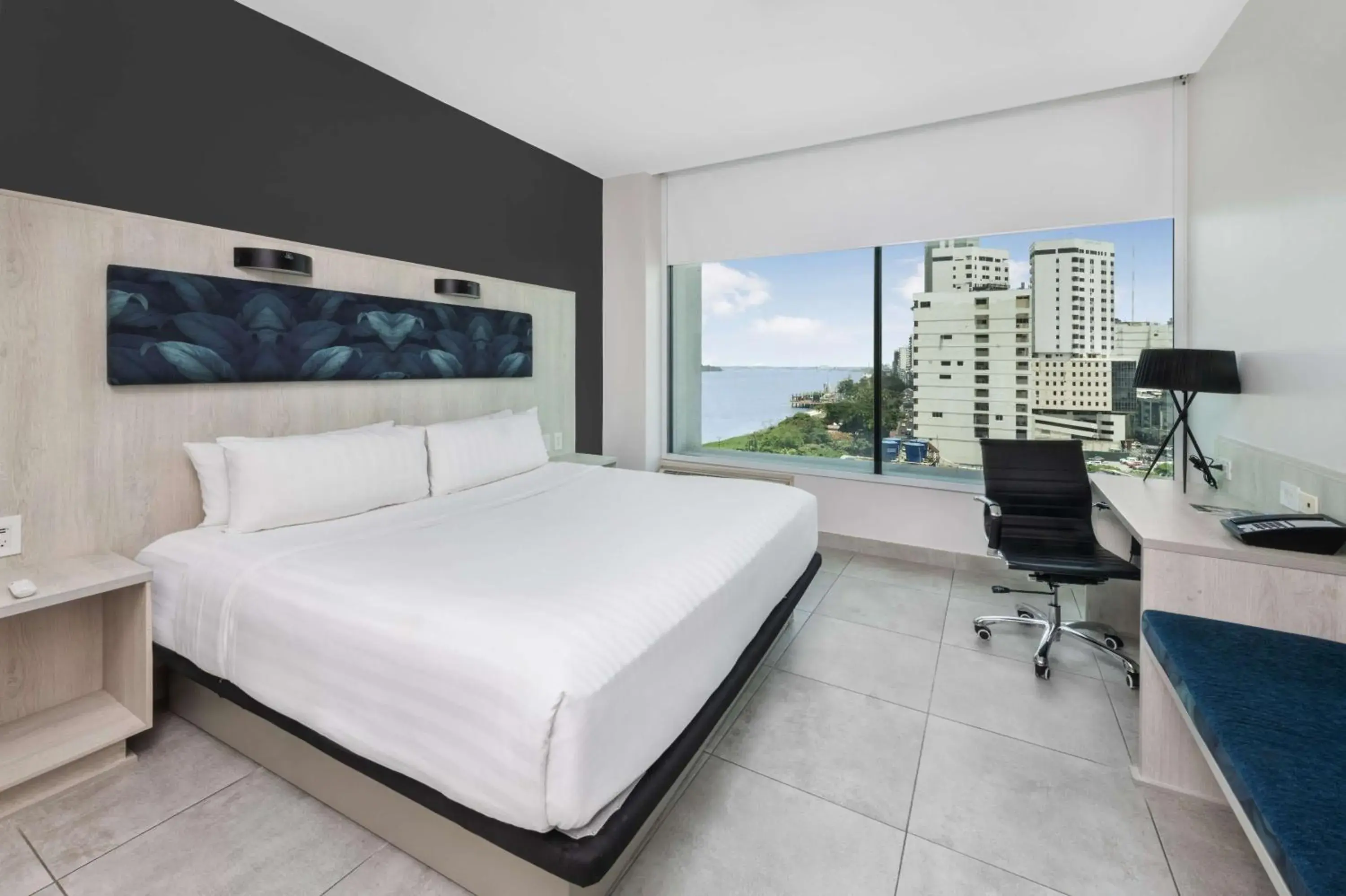 King Room in River Garden Hotel + Suites King Room in River Garden Hotel + Suites