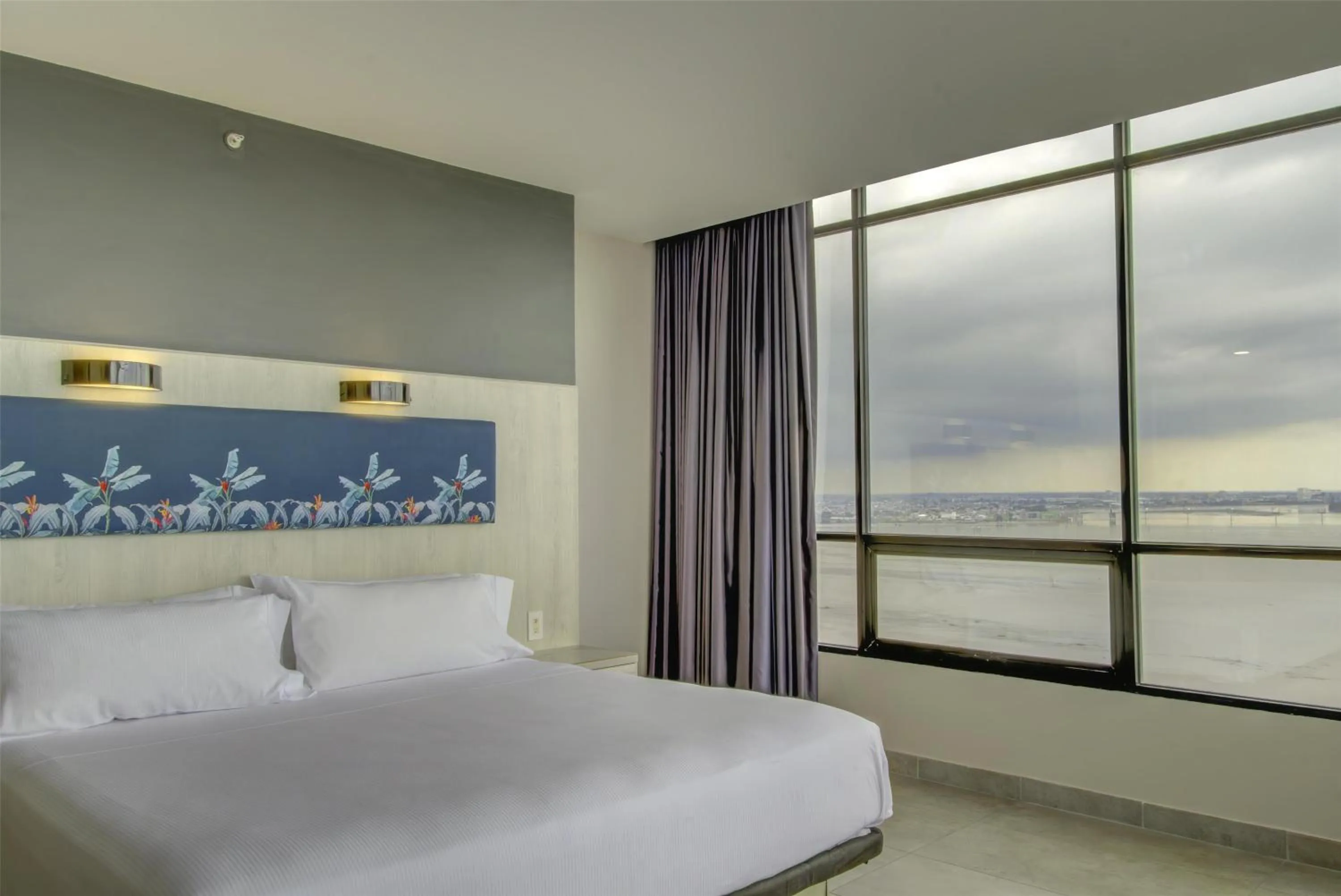 Bed in DoubleTree by Hilton Guayaquil