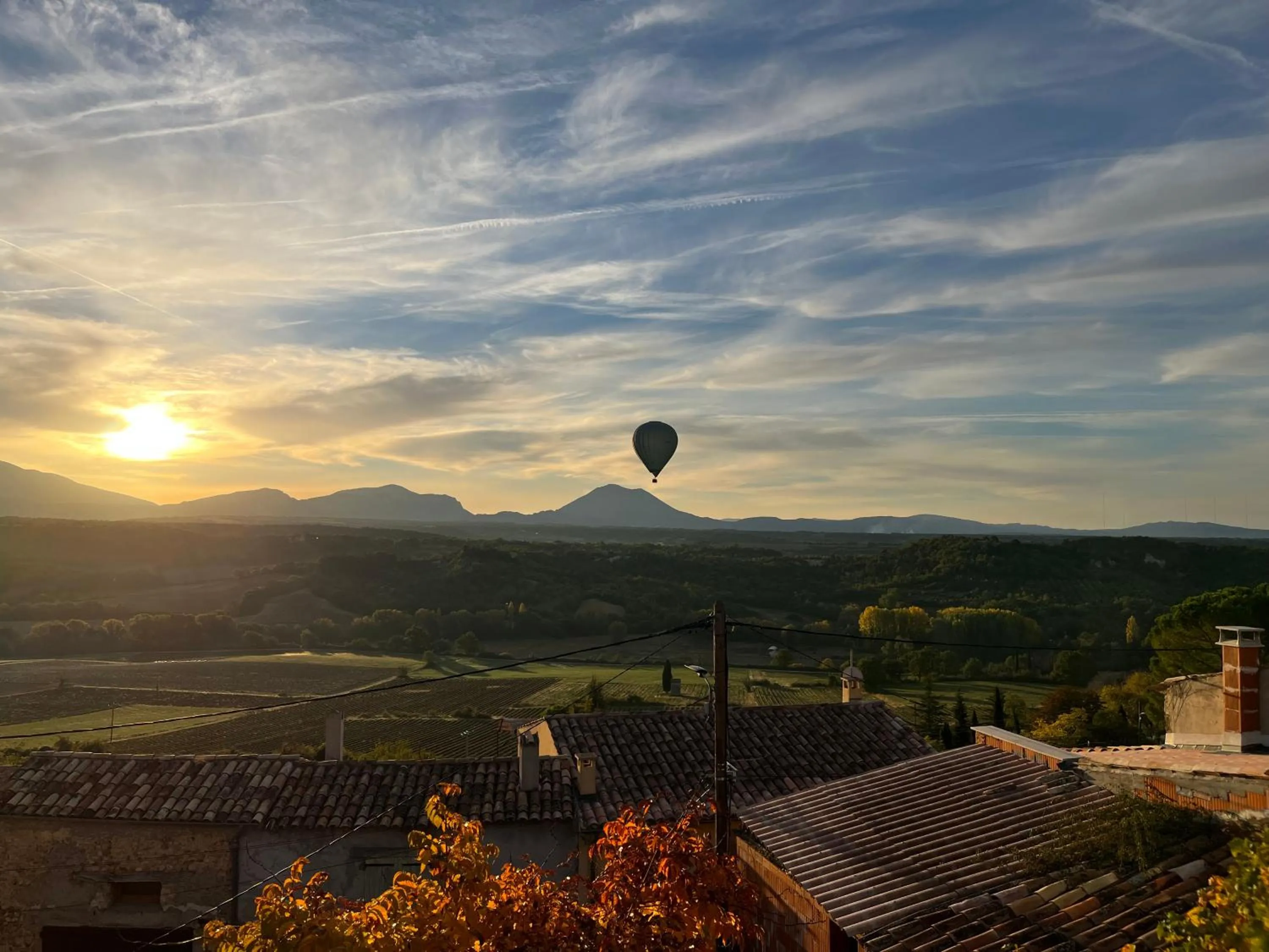 Balcony/Terrace in Six chandelles m'étaient comptées