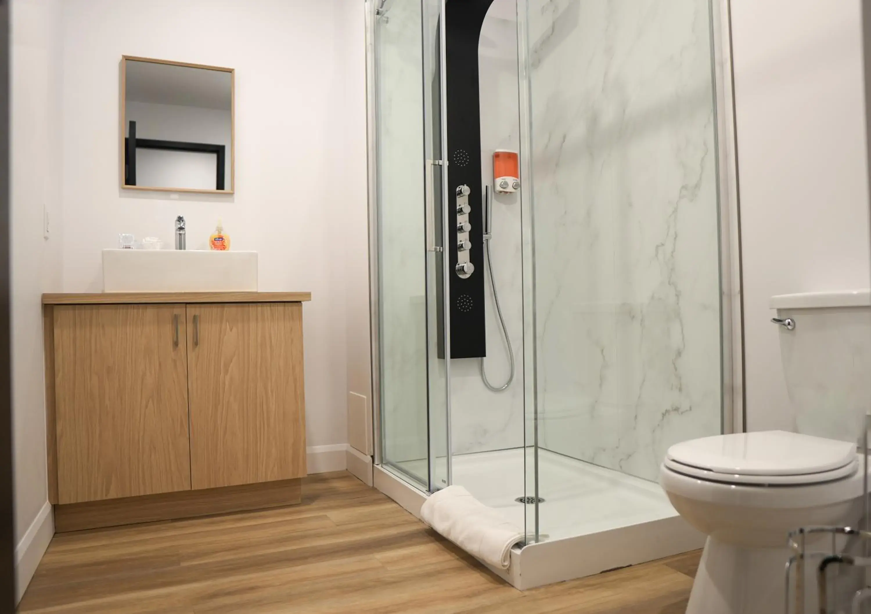 Family Room in Hôtel St-Alexis Family Room in Hôtel St-Alexis