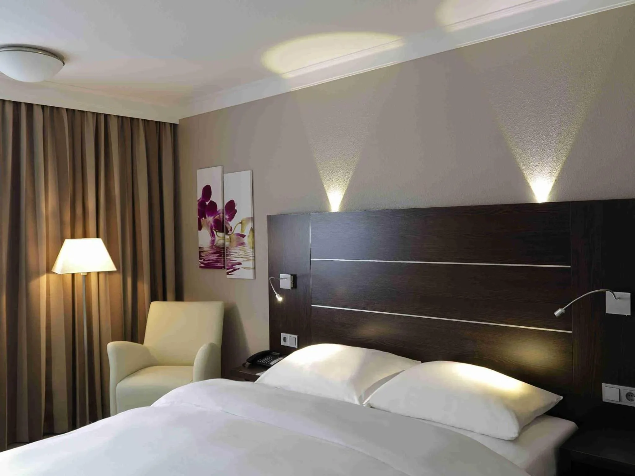 Bedroom, Bed in Mercure Hotel Lüdenscheid