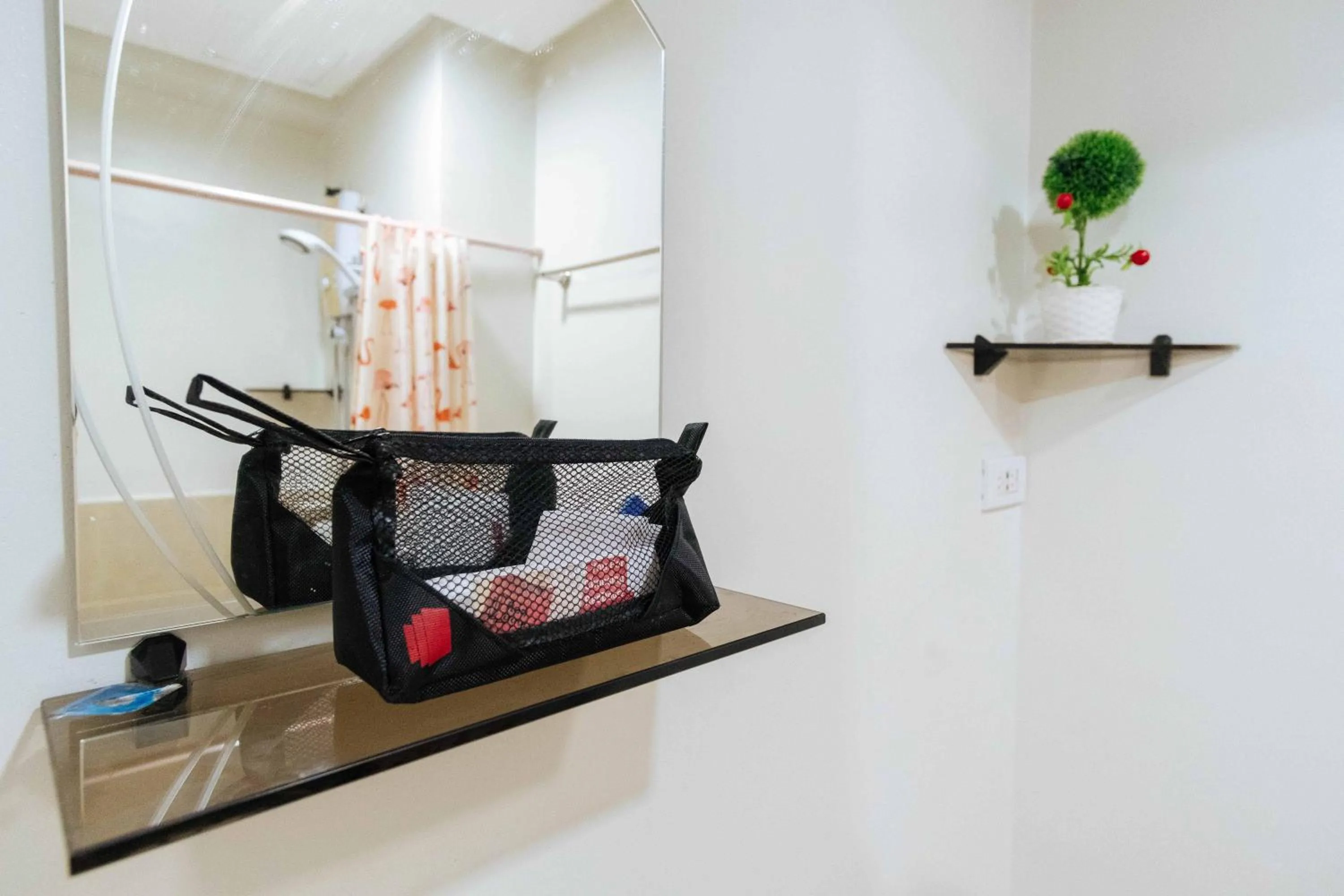 Shower, Bed in RedDoorz @ Poblacion Sur Sigma