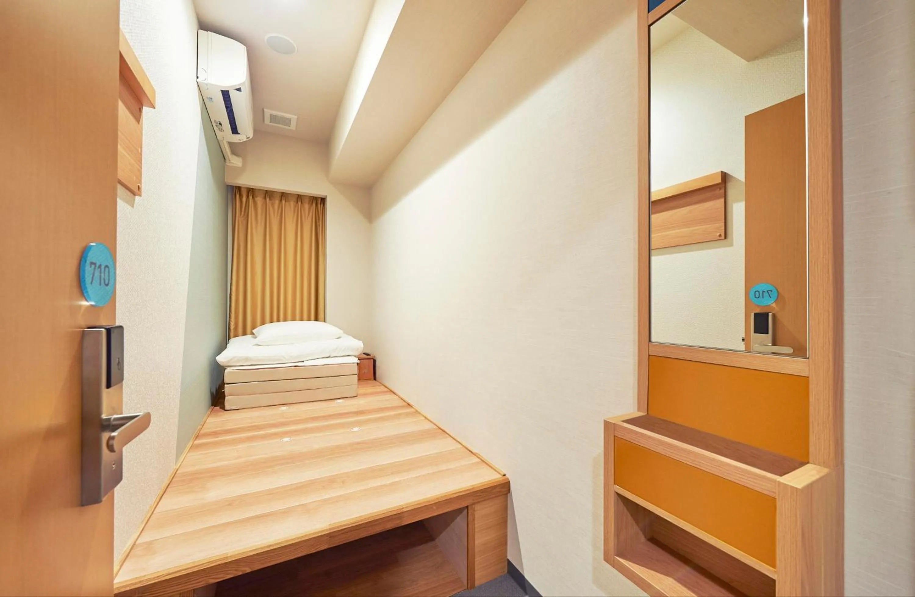 Photo of the whole room, Bed in THE POCKET HOTEL Kyoto Karasuma Gojo