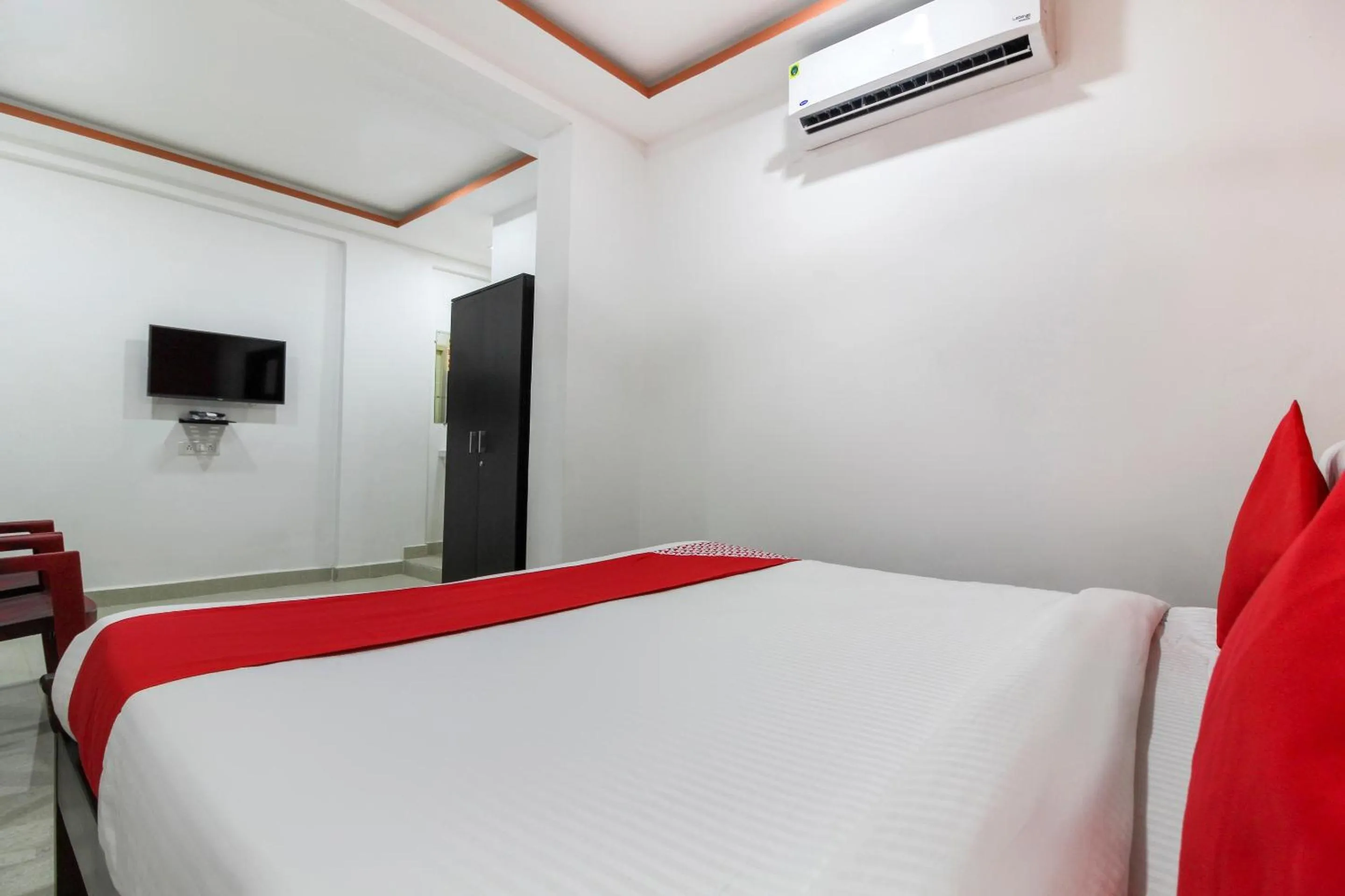 Bedroom, Bed in Super Hotel O New Cyber Grand Madhapur