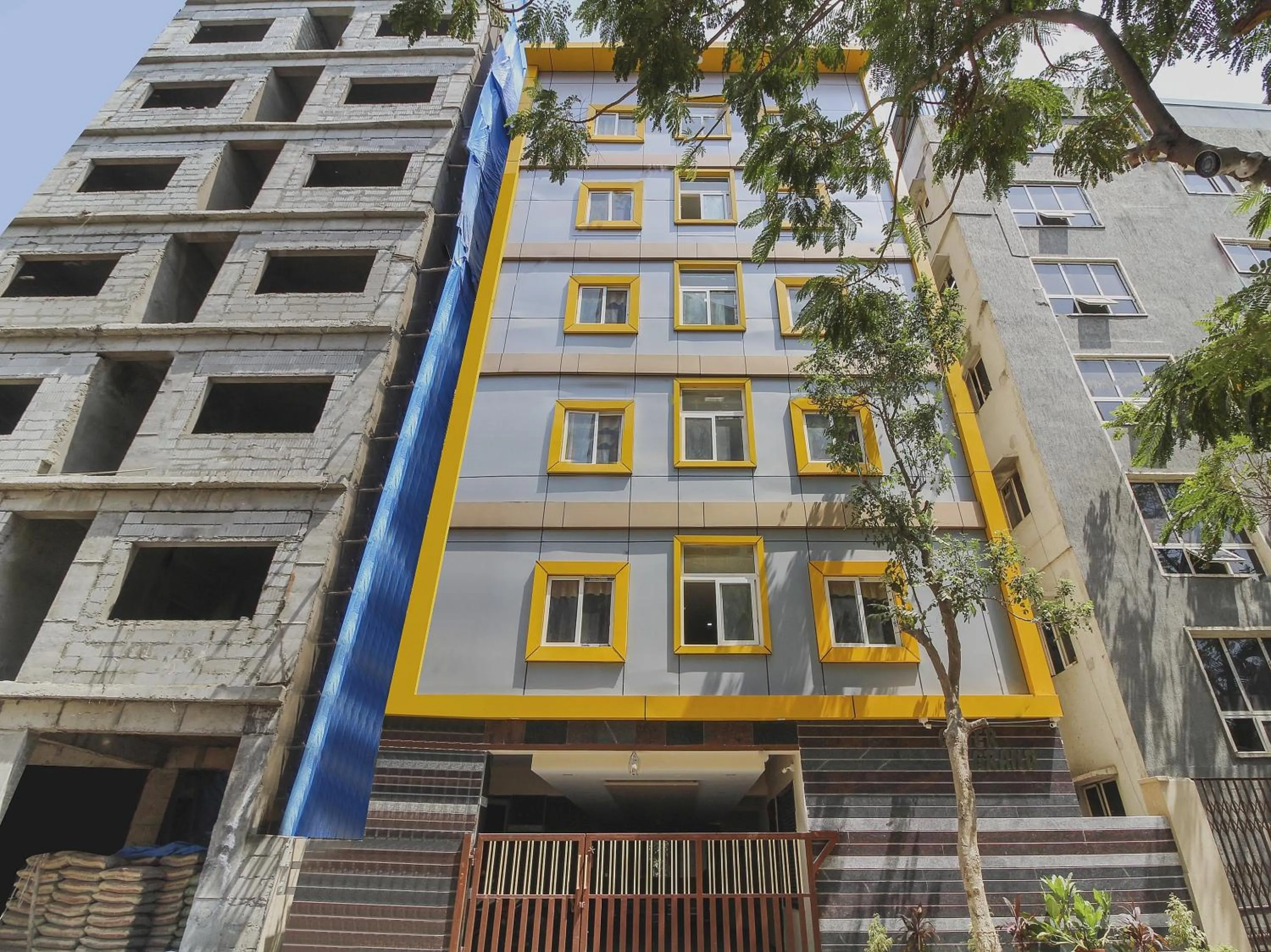 Facade/entrance in Hotel O New Cyber Grand Madhapur