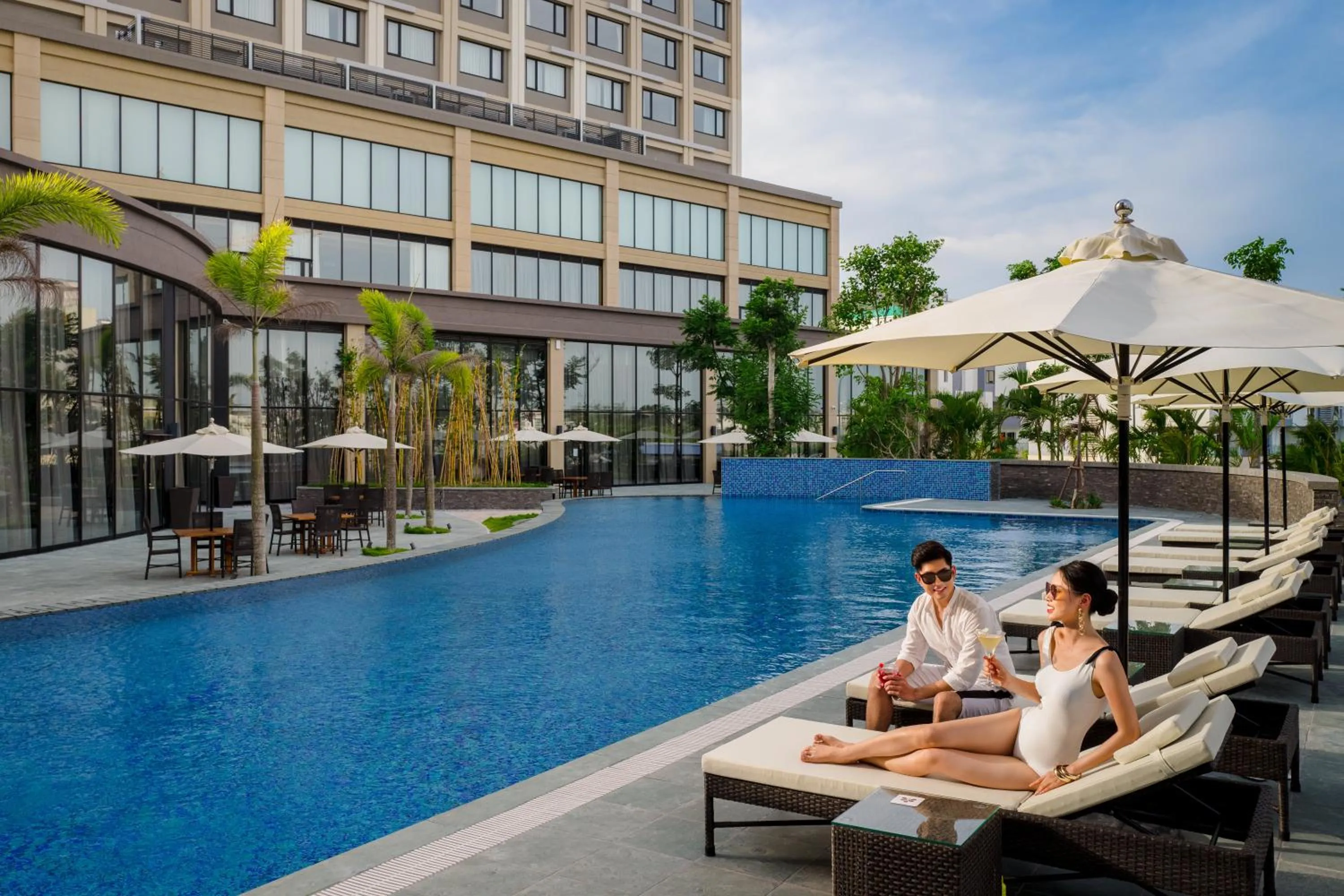 Swimming pool in Hotel Nikko Hai Phong