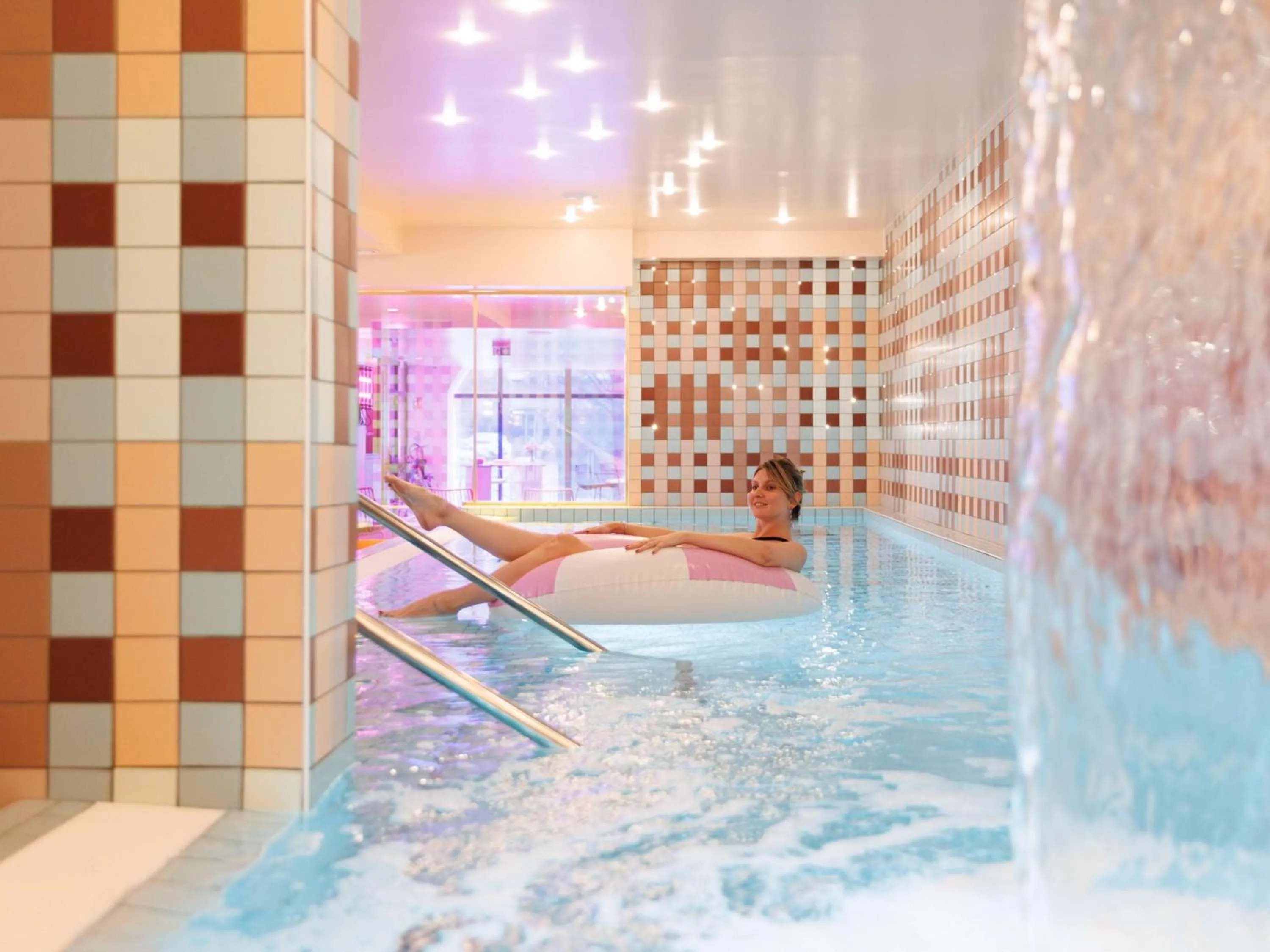 Hot Tub in Aiden by Best Western Clermont-Ferrand Hotel & Spa