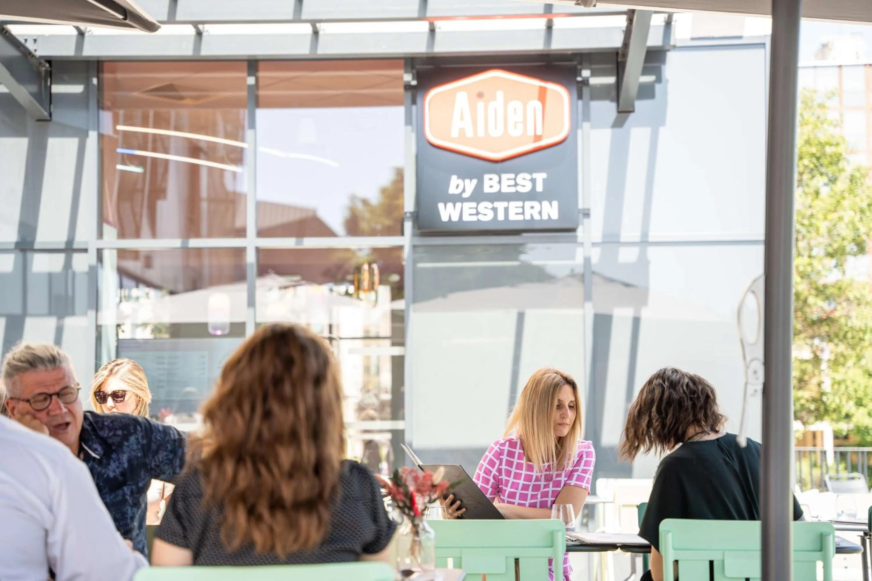 Restaurant/places to eat in Aiden by Best Western Clermont-Ferrand Hotel & Spa