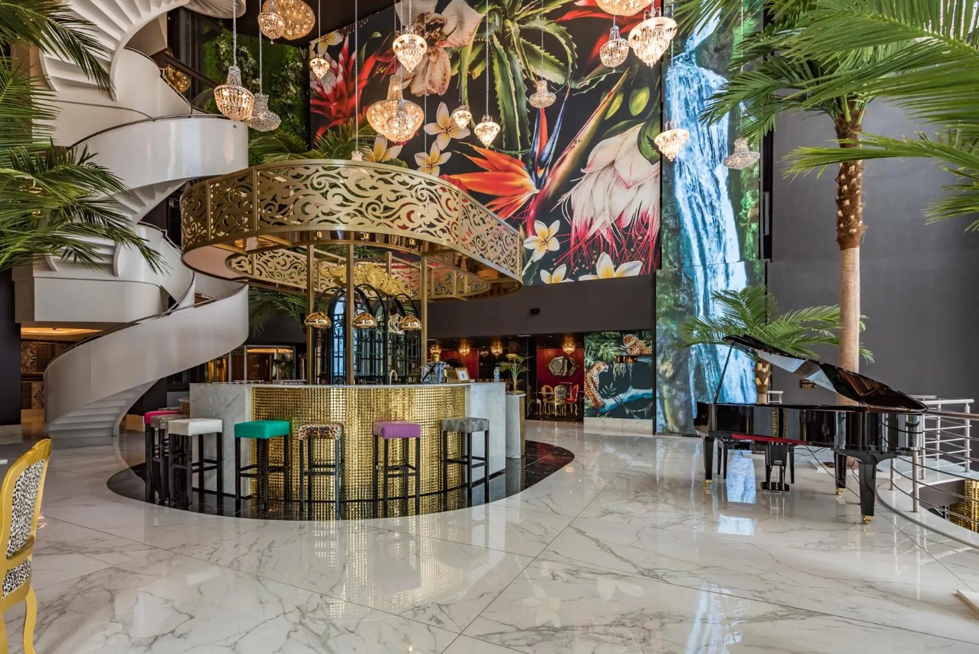 Restaurant/places to eat in Hotel Sky Sandton