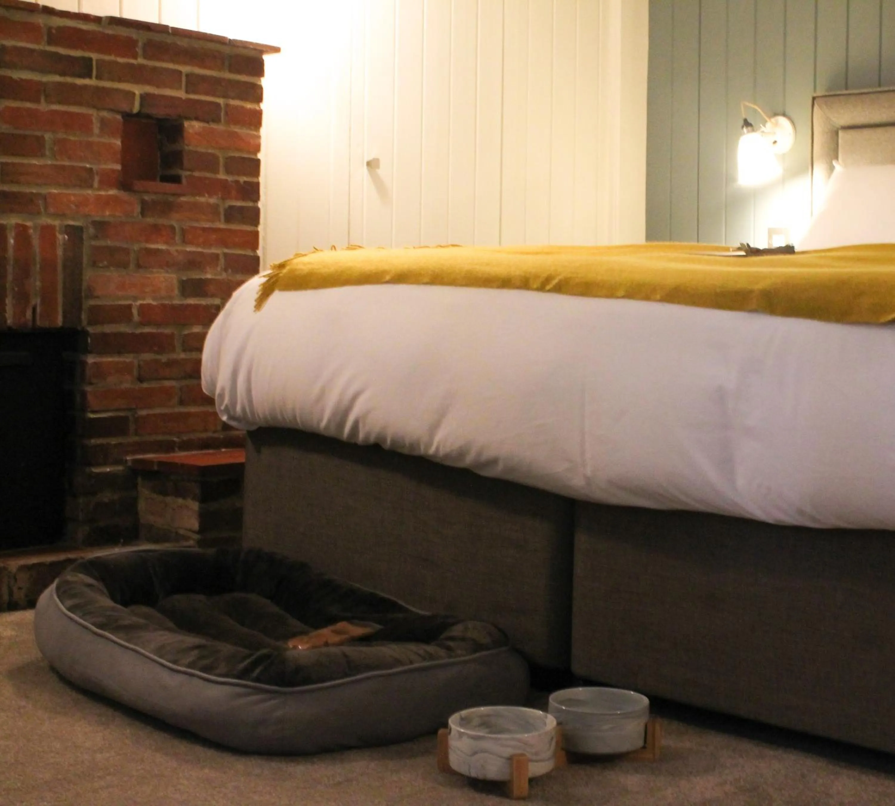 Bedroom, Bed in The Swan at Forest Row